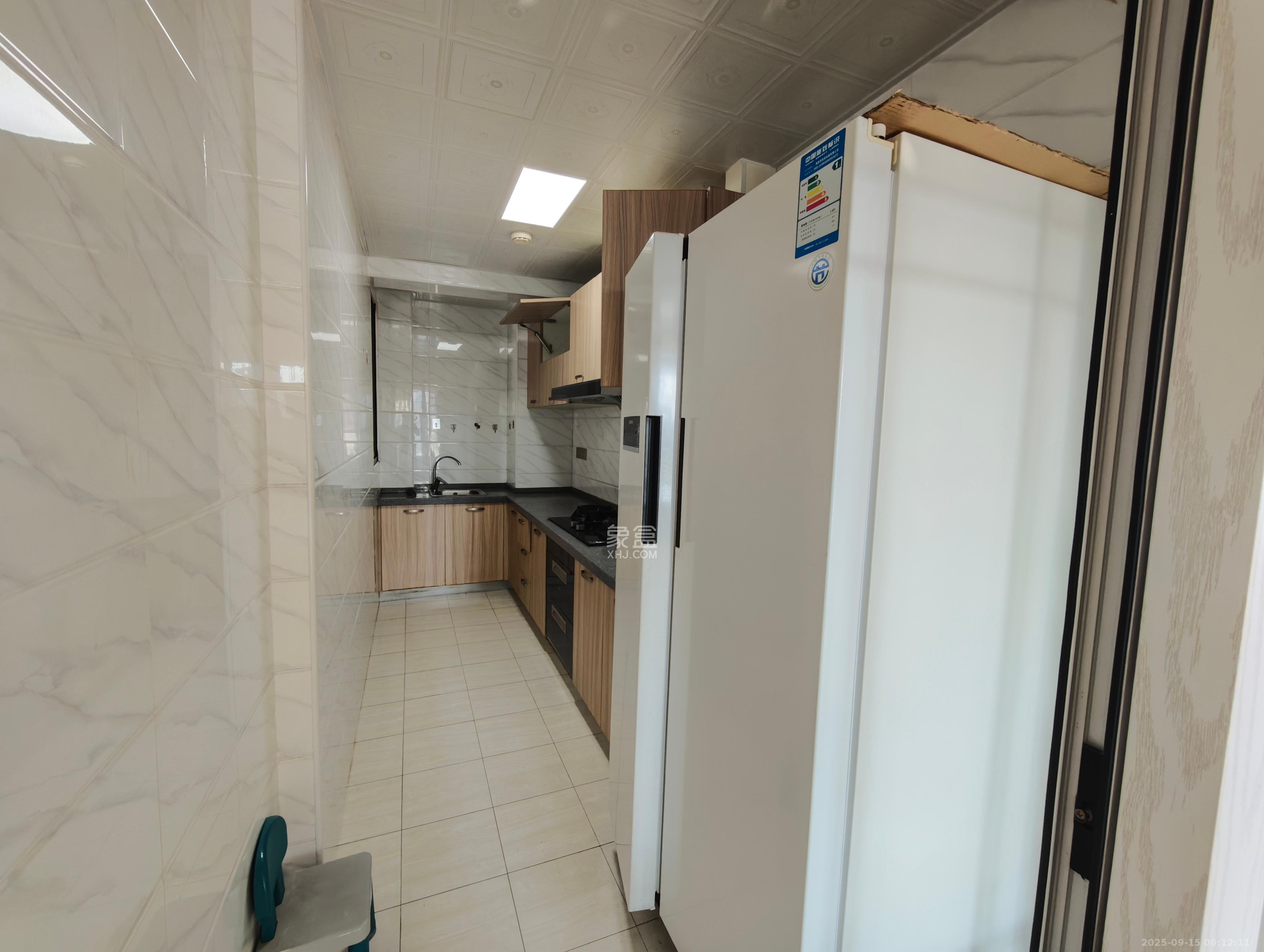 华润五彩城  4室2厅2卫    2800.0元/月室内图