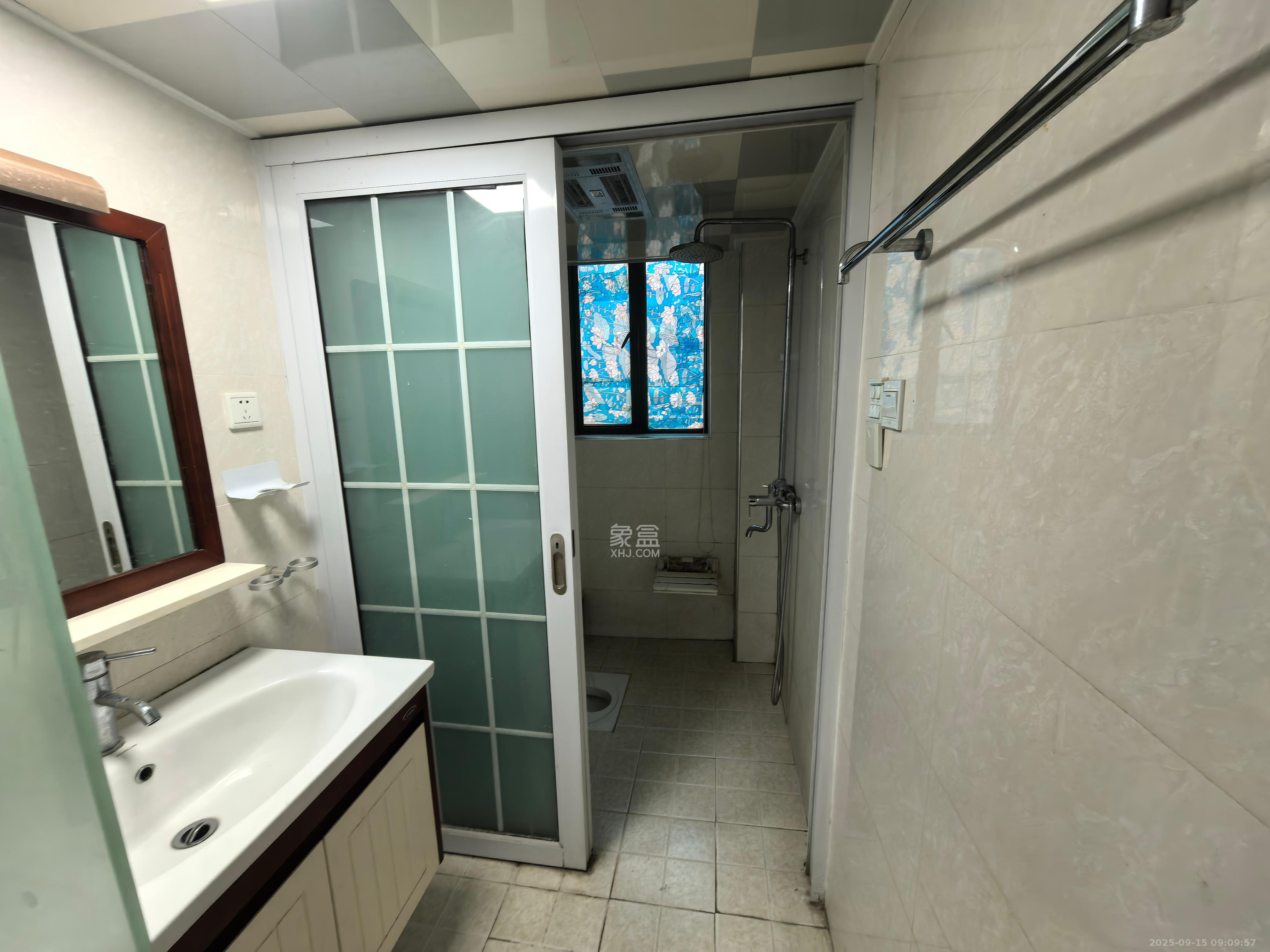 中信城市广场(中信新城一期) 2室2厅1卫 1900.0元/月 中信城市广场(中信新城一期) 2室2厅1卫 1900.0元/月室内图