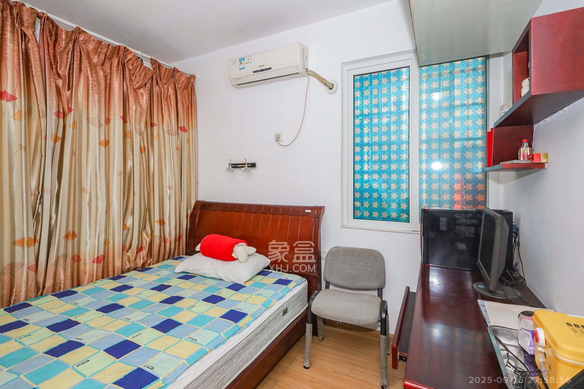 金麓西岸和苑 2室2厅1卫 63.0万 金麓西岸和苑 2室2厅1卫 63.0万卧室