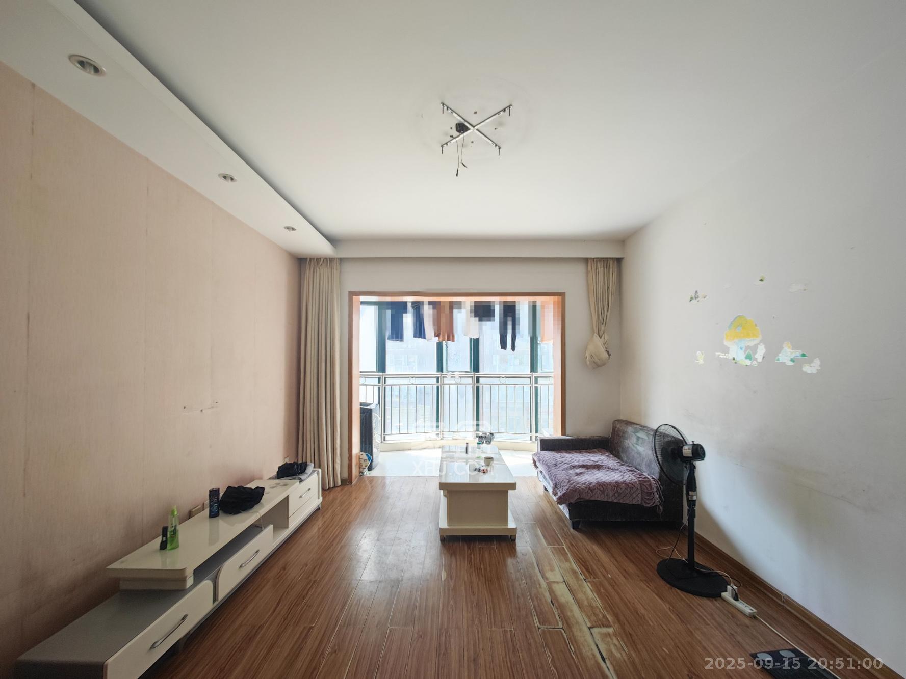 大为时代家园 2室2厅2卫 56.0万 大为时代家园 2室2厅2卫 56.0万客厅