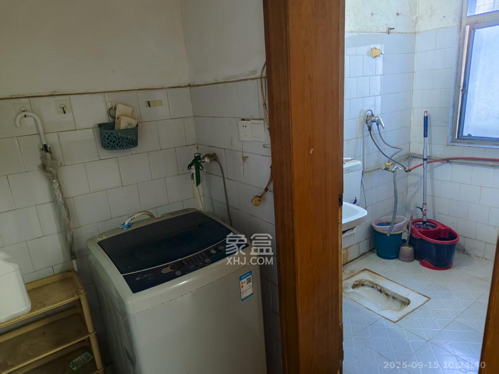 荷花园市直教师村（长沙市教育局直属教师二村）  1室2厅1卫    1800.0元/月室内图