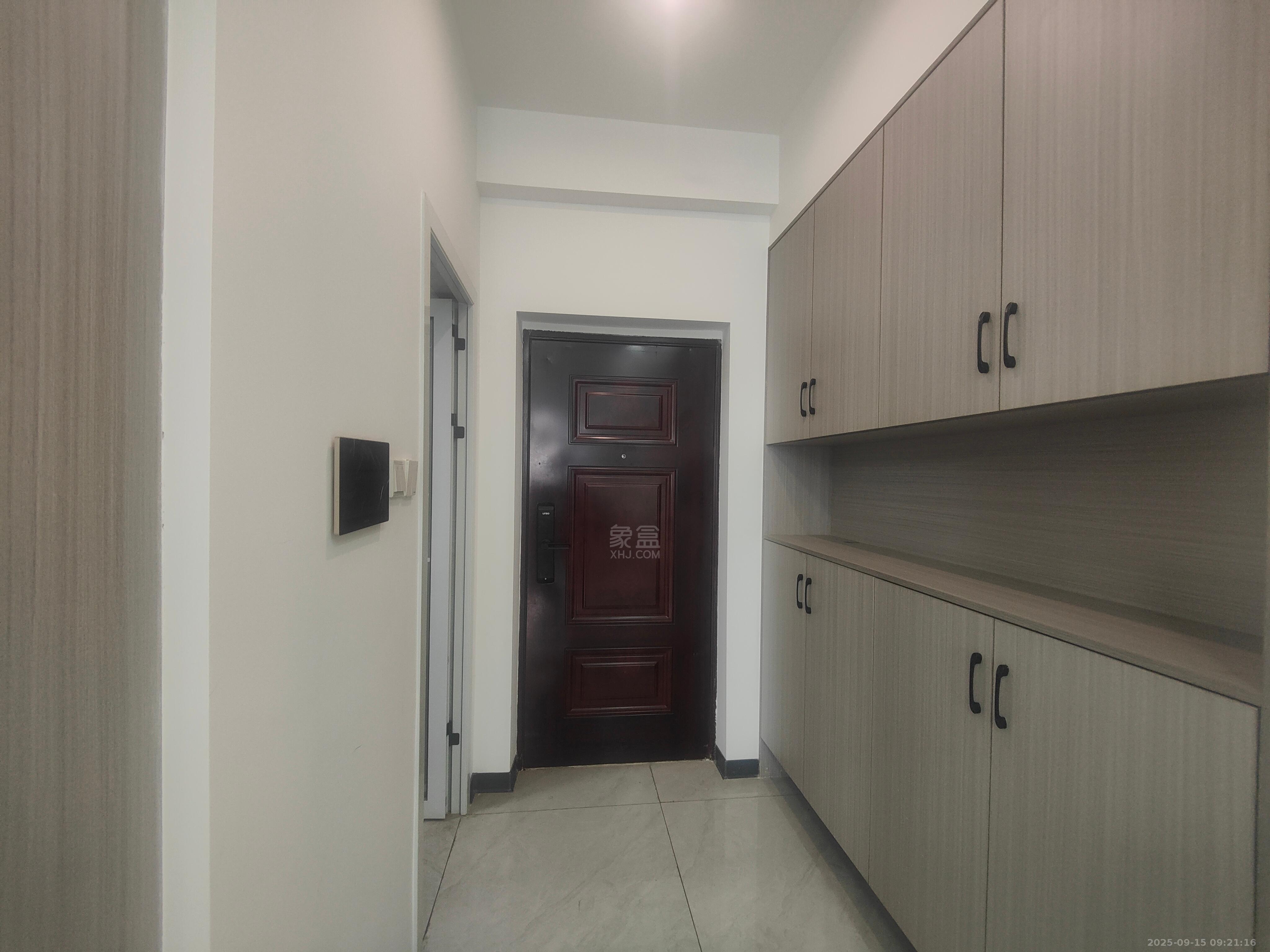 尚格广场 1室1厅1卫 1500.0元/月 尚格广场 1室1厅1卫 1500.0元/月室内图