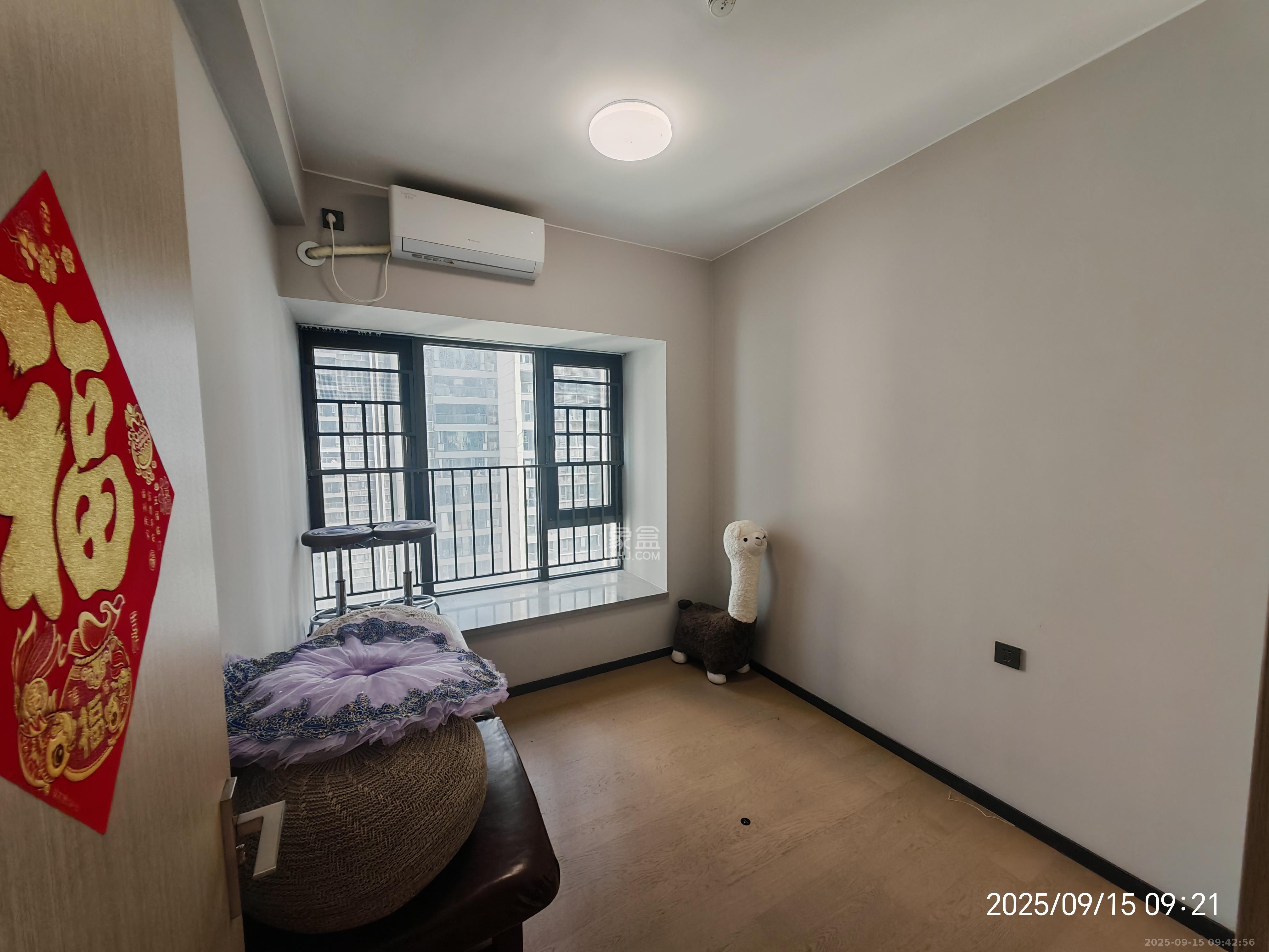 时代梅溪领峰  1室0厅0卫    4000.0元/月室内图