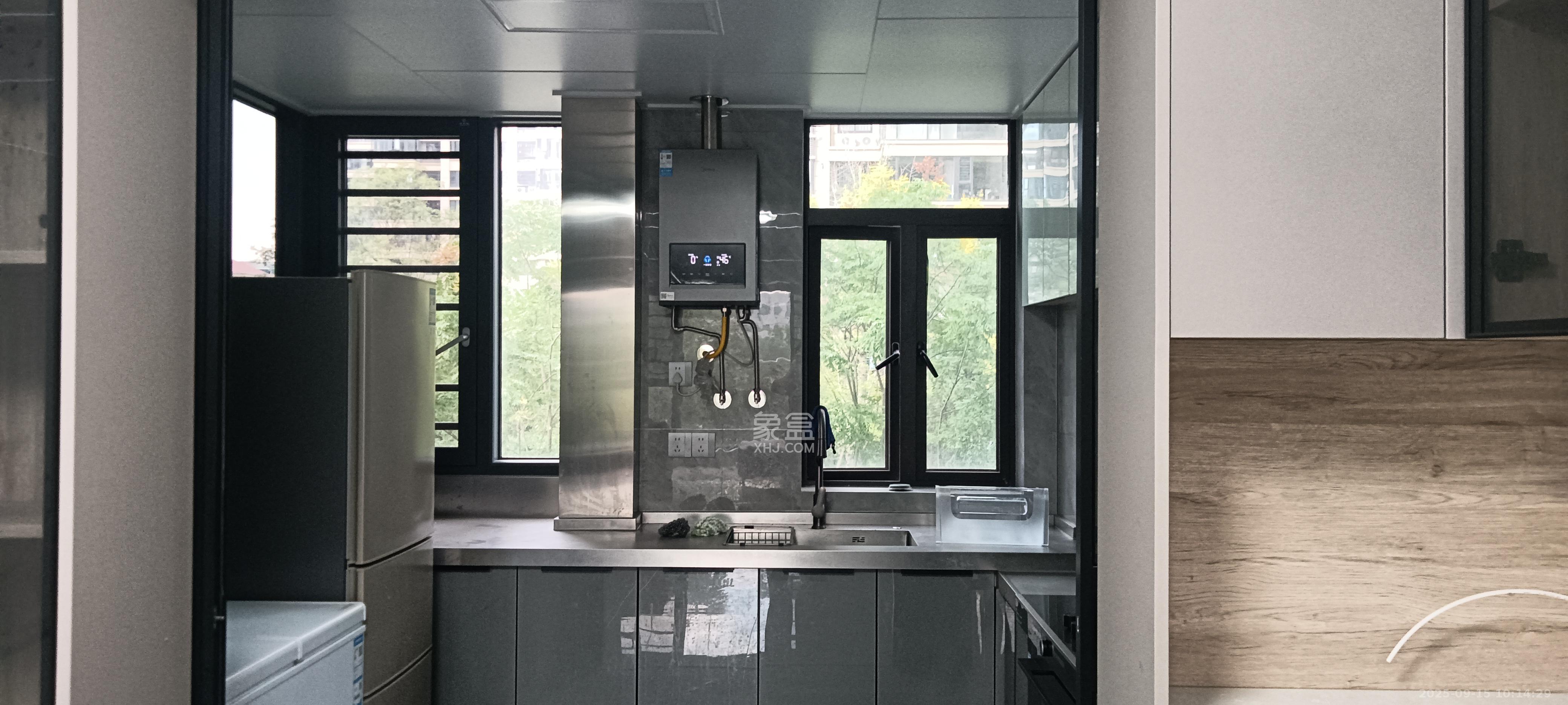 金驰东方樾  4室2厅2卫    2800.0元/月室内图