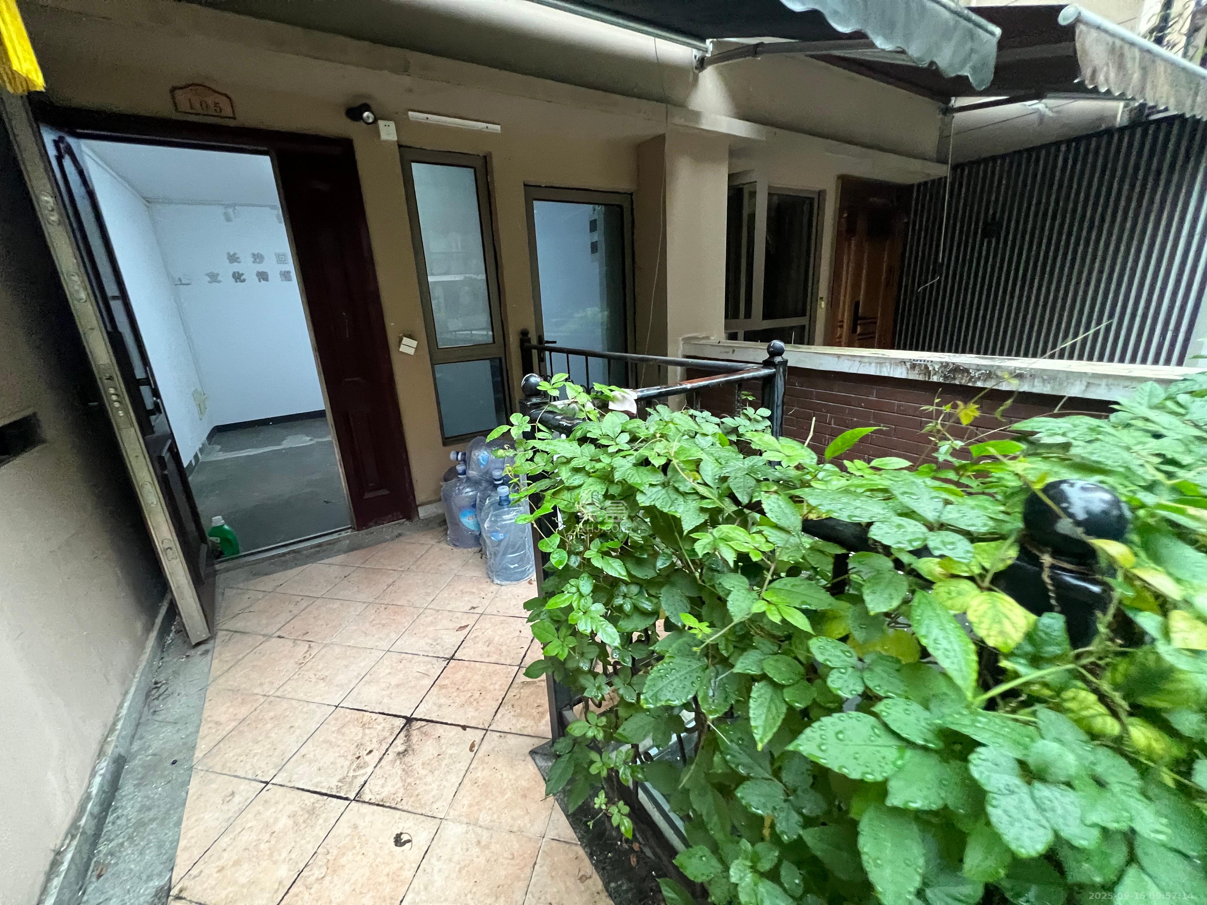 世茂铂翠湾二期  3室2厅1卫    3500.0元/月室内图