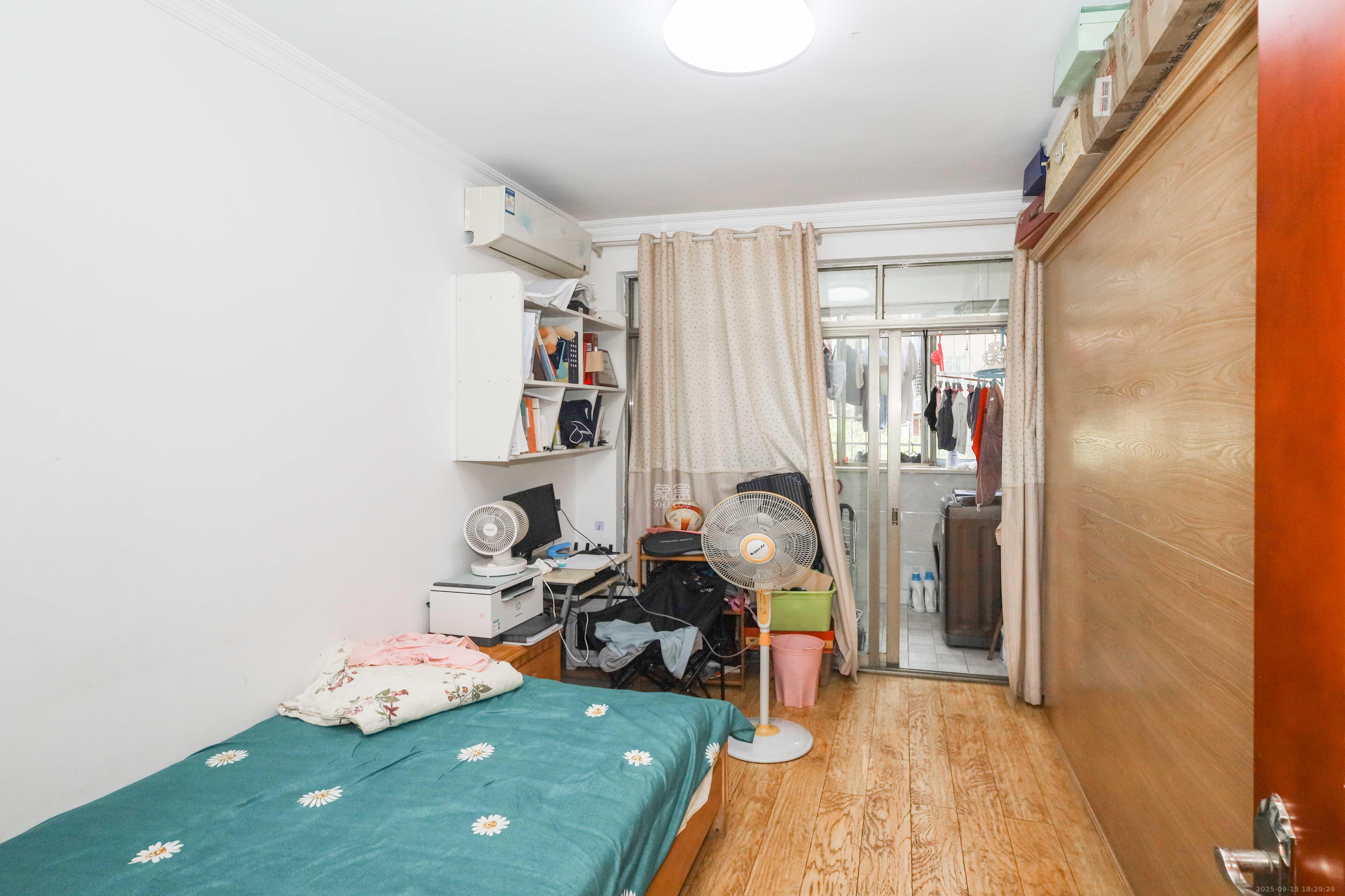 涉外花园 3室2厅2卫 72.0万 涉外花园 3室2厅2卫 72.0万卧室