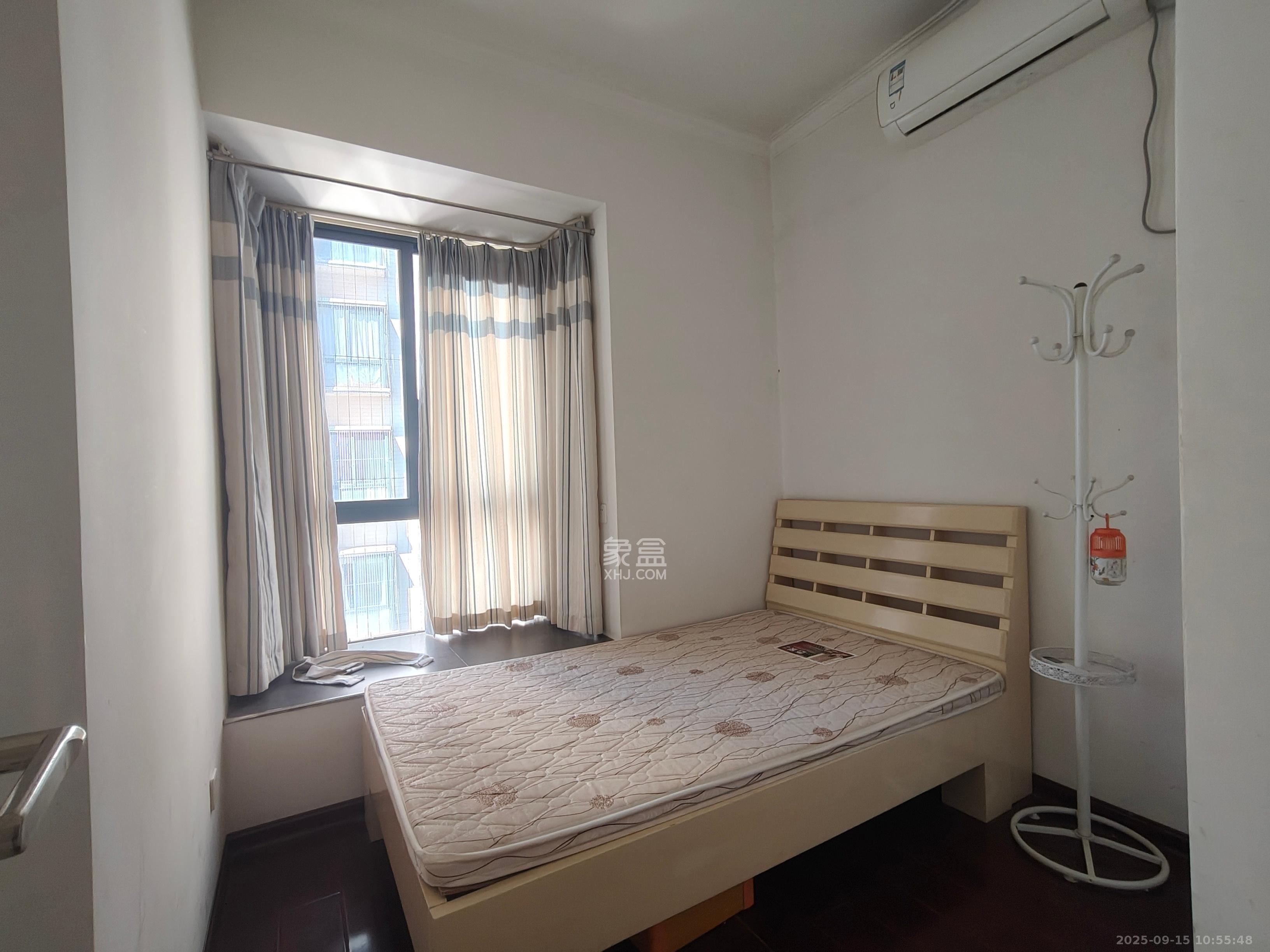 城南故事家园 1室2厅1卫 2500.0元/月 城南故事家园 1室2厅1卫 2500.0元/月室内图