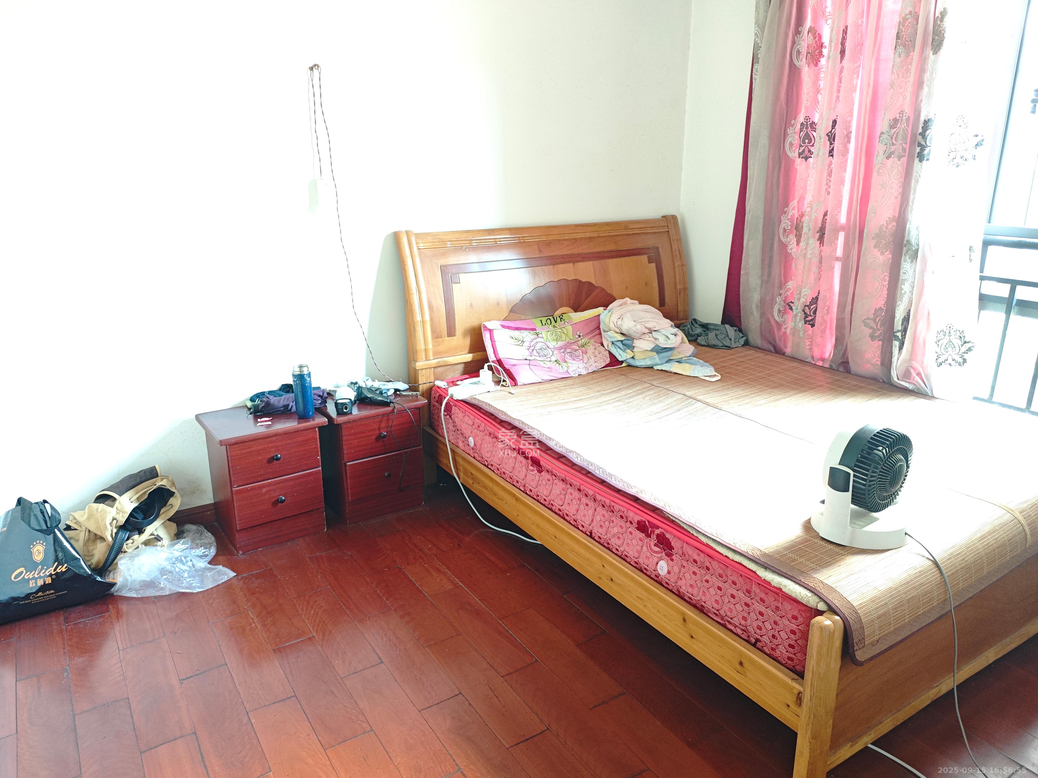 卓越蔚蓝海岸一期  2室2厅2卫    1900.0元/月室内图