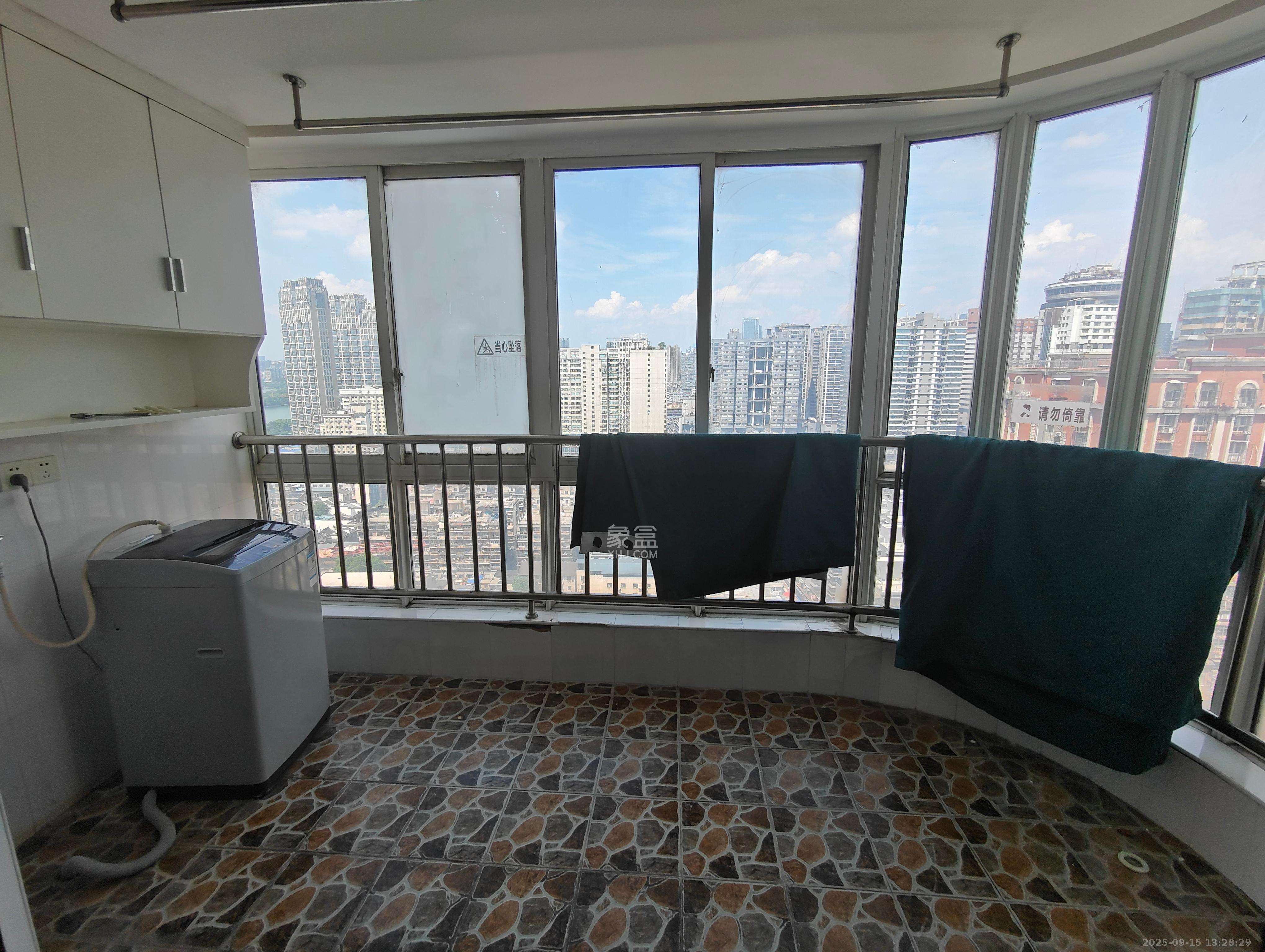 三王丽都  2室2厅1卫    2800.0元/月室内图