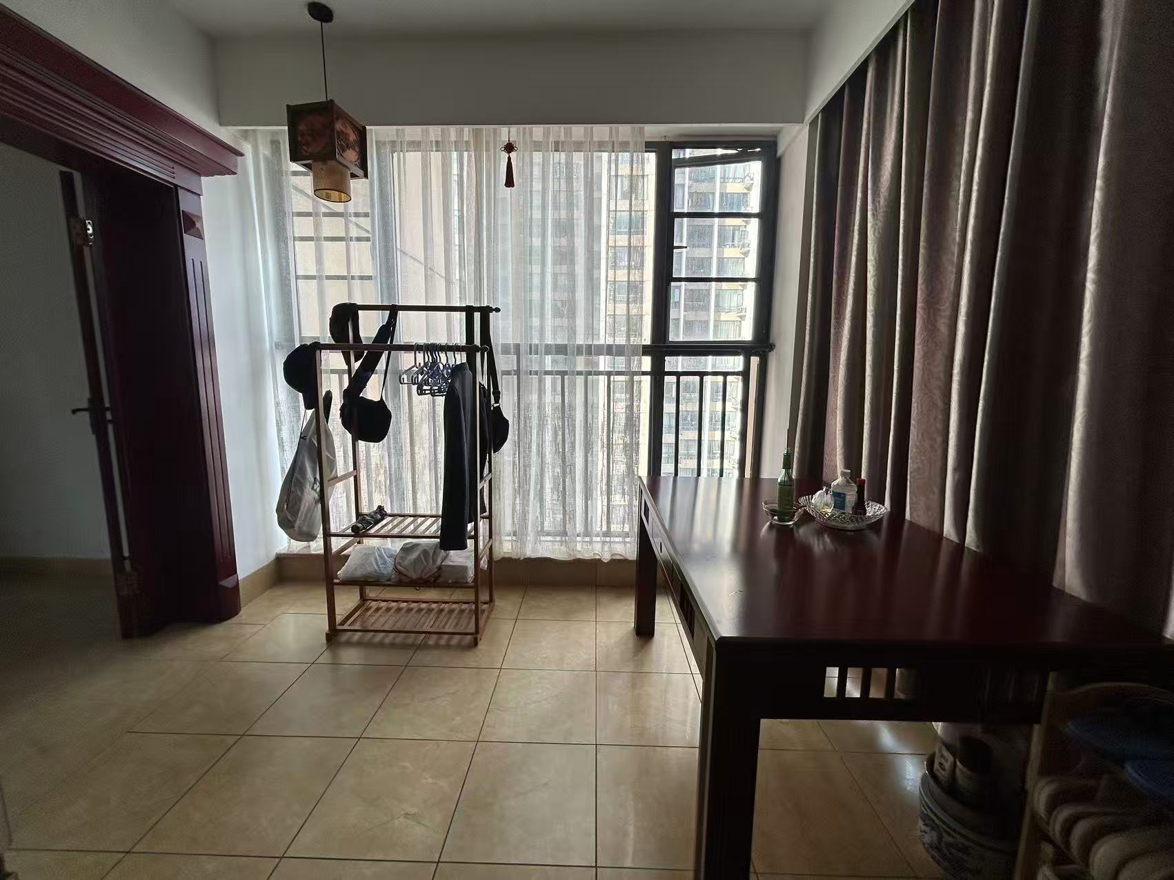 流金岁月-华晨国际  4室2厅3卫    120.0万室内图