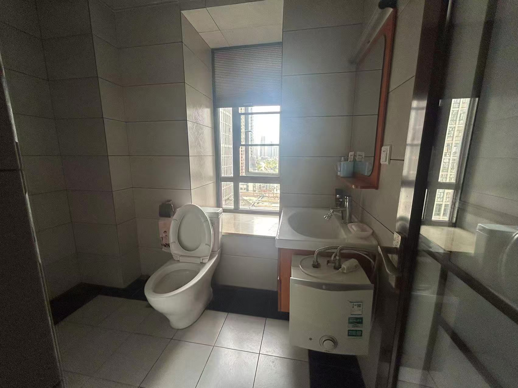 流金岁月-华晨国际  4室2厅3卫    120.0万室内图