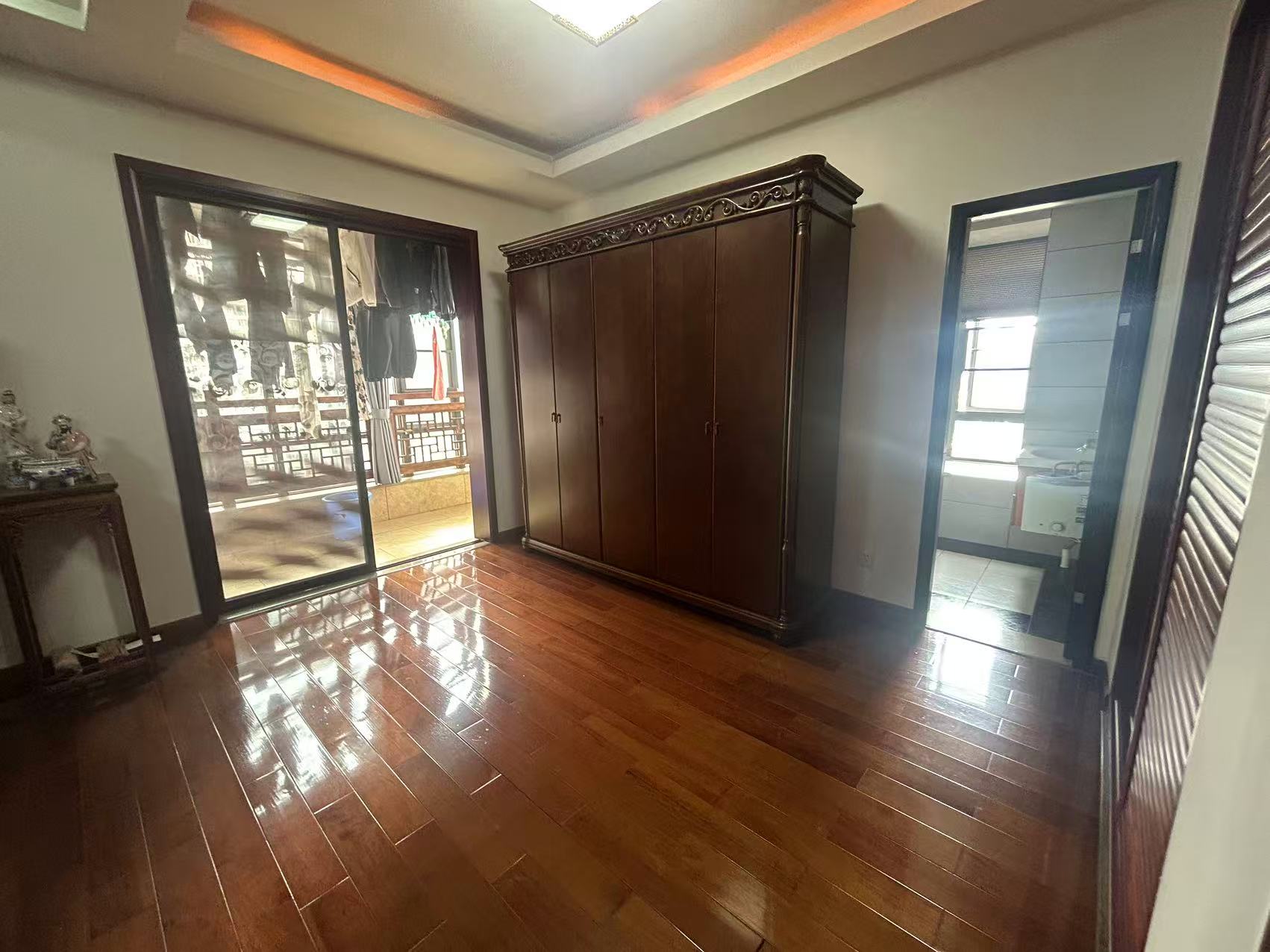 流金岁月-华晨国际  4室2厅3卫    120.0万室内图