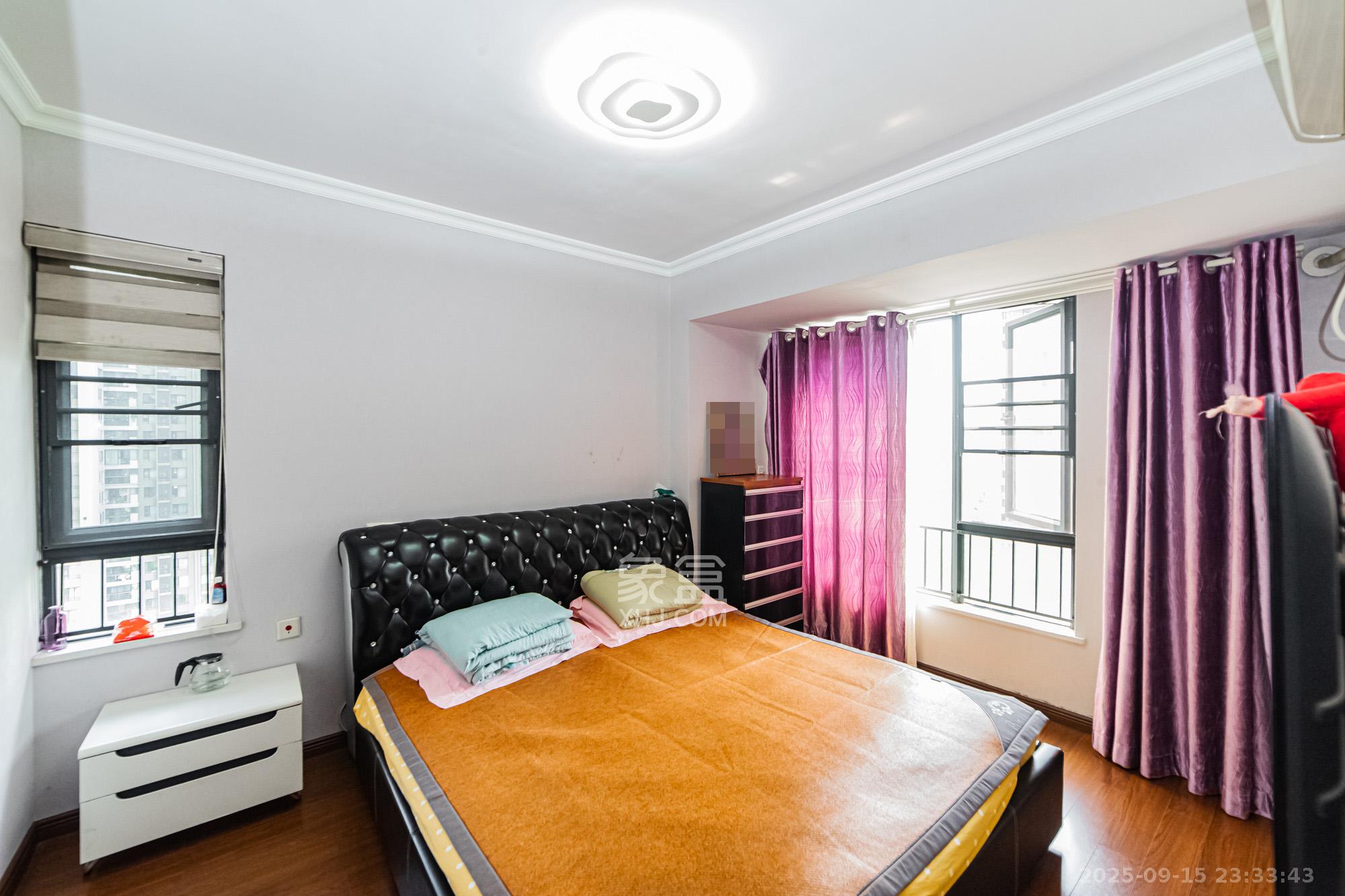 万科城 3室2厅2卫 82.0万 万科城 3室2厅2卫 82.0万卧室