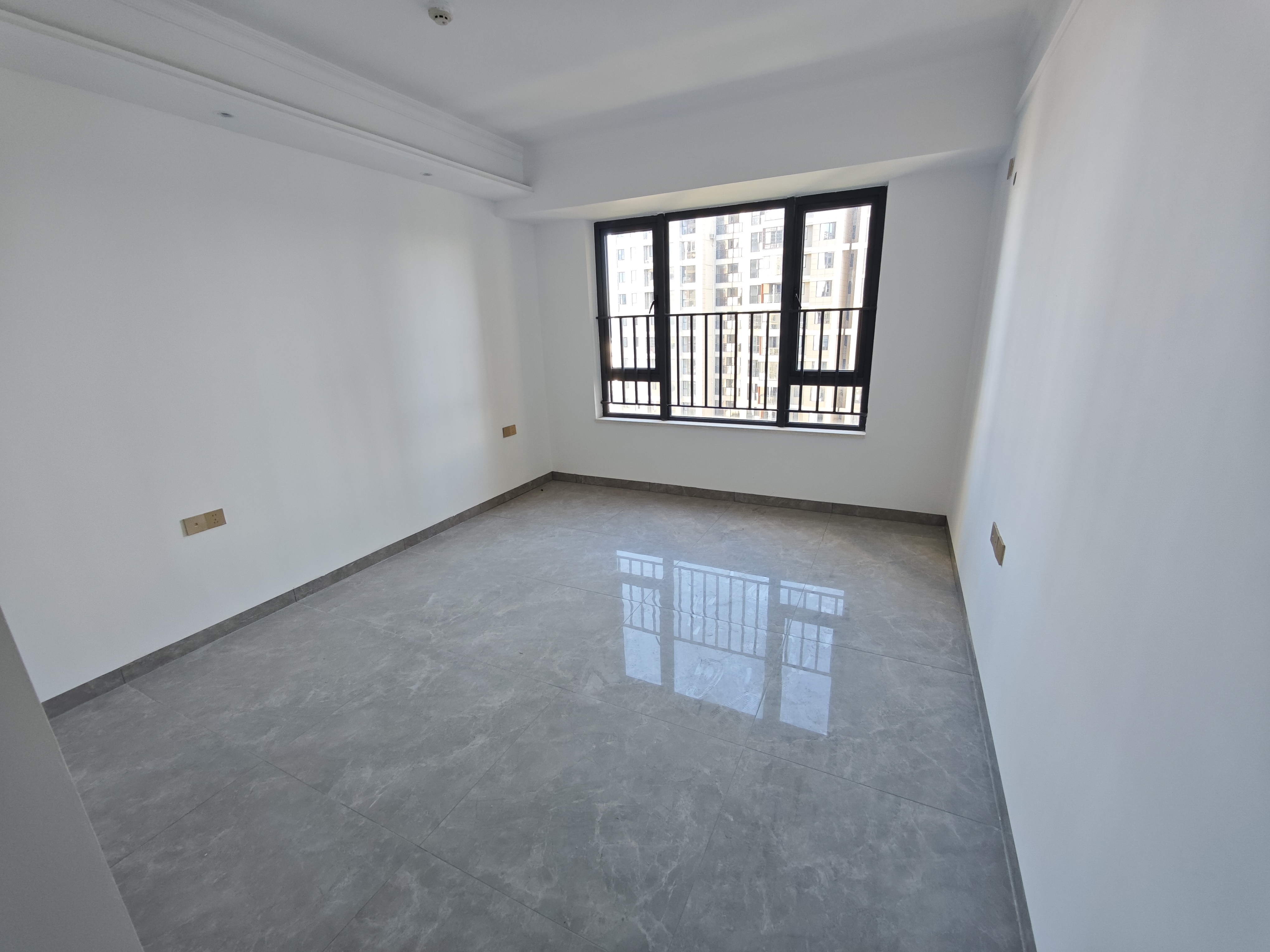 天街华府(海南新天地) 3室2厅2卫 4000.0元/月 天街华府(海南新天地) 3室2厅2卫 4000.0元/月室内图