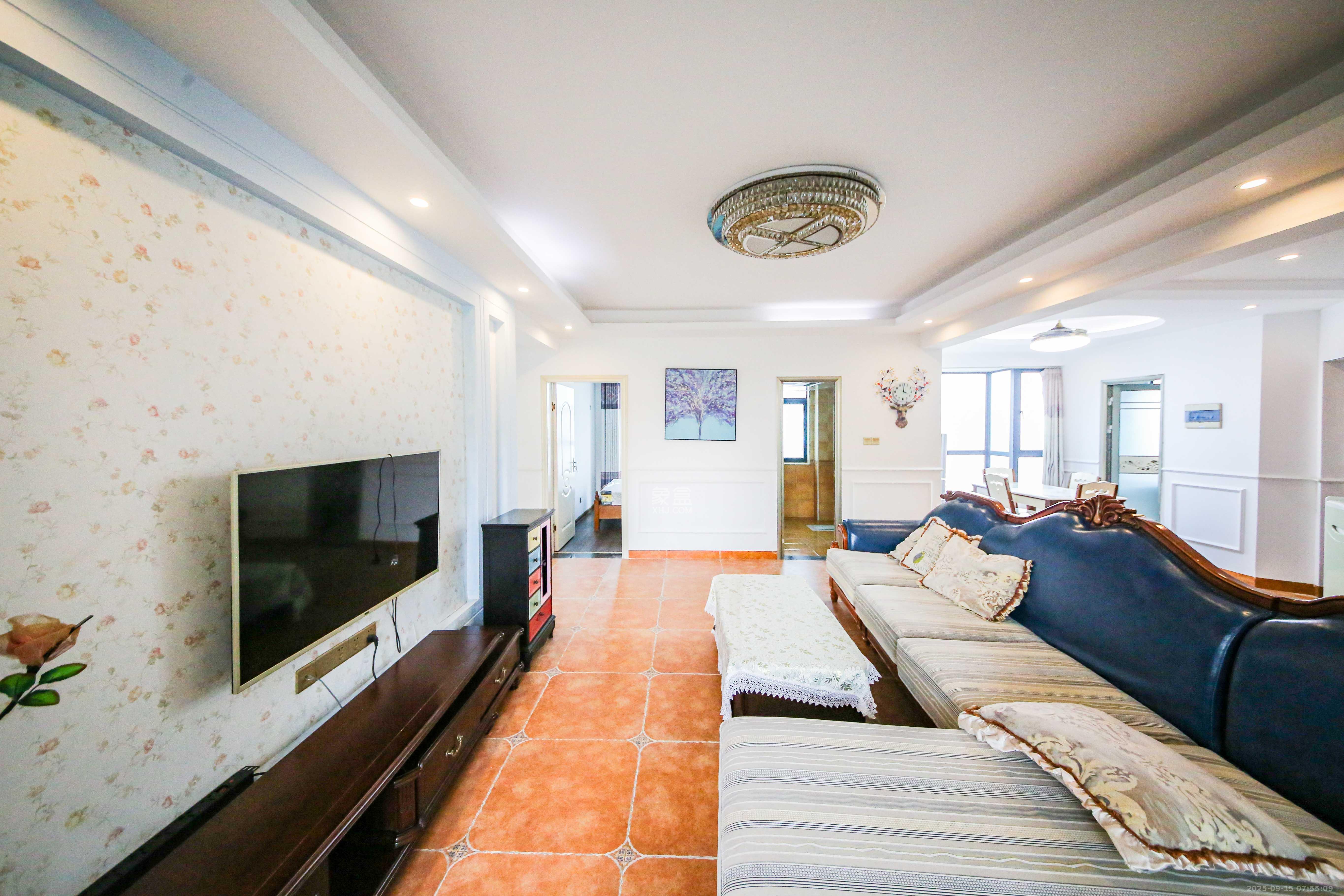 湘府9号 3室2厅2卫 138.0万 湘府9号 3室2厅2卫 138.0万客厅