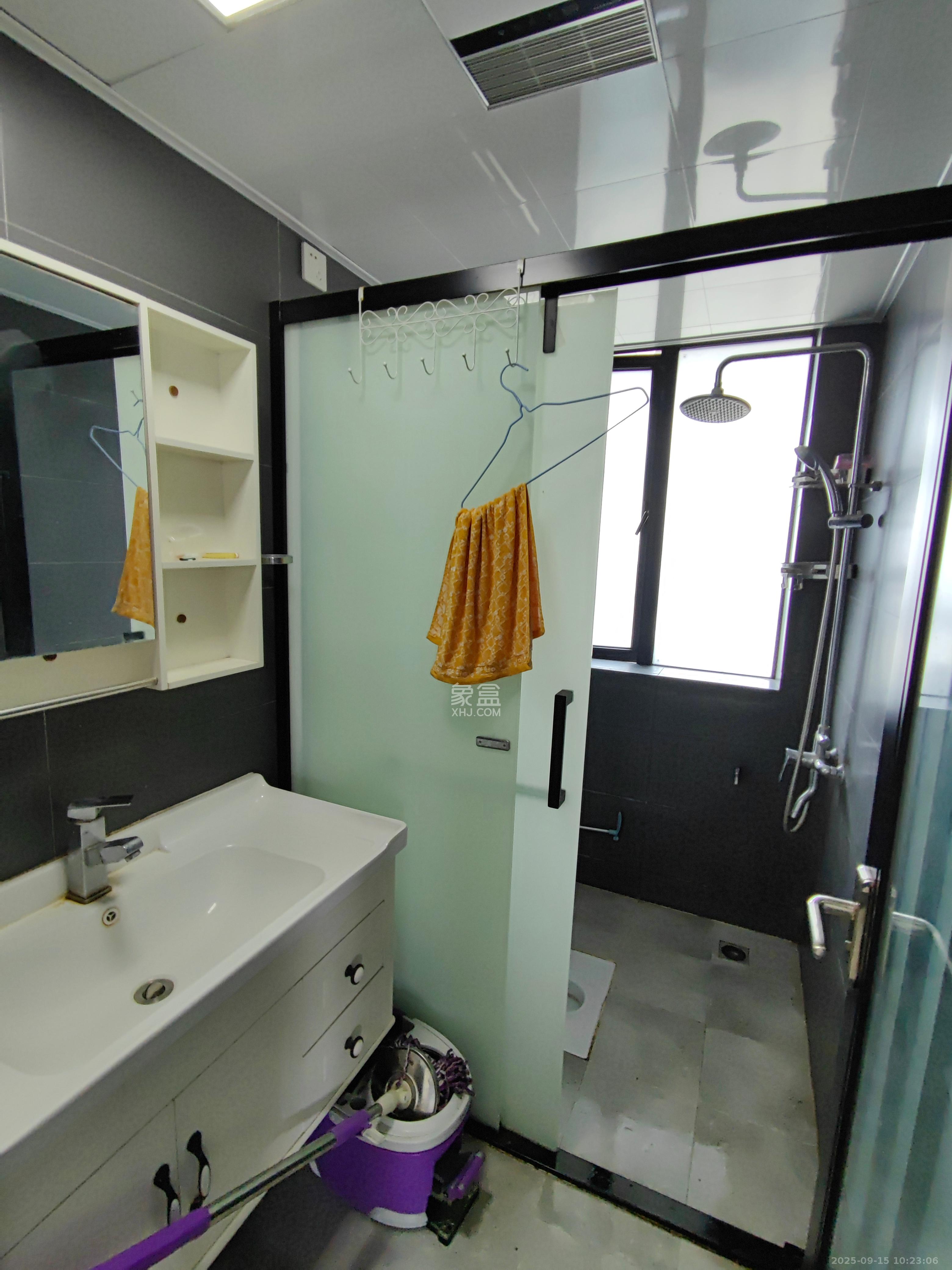 天祥水晶湾 4室2厅2卫 5000.0元/月 天祥水晶湾 4室2厅2卫 5000.0元/月室内图