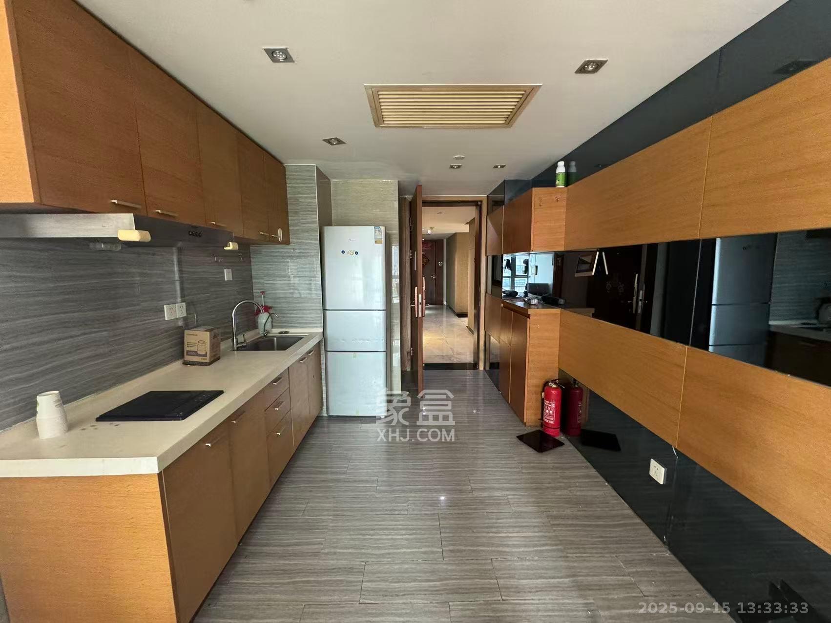 泊富公寓(泊富国际广场) 2室2厅1卫 3500.0元/月 泊富公寓(泊富国际广场) 2室2厅1卫 3500.0元/月室内图