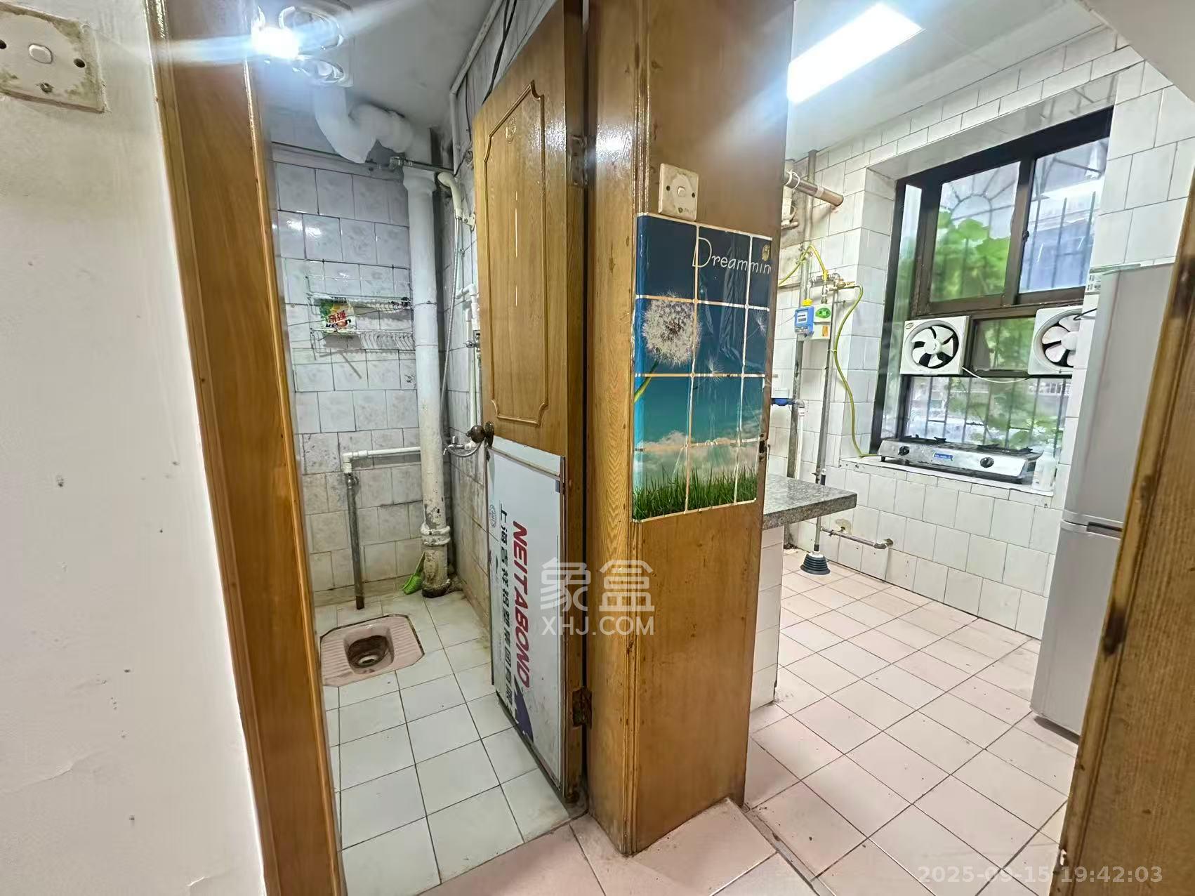 便河边散盘  3室1厅1卫    2400.0元/月室内图