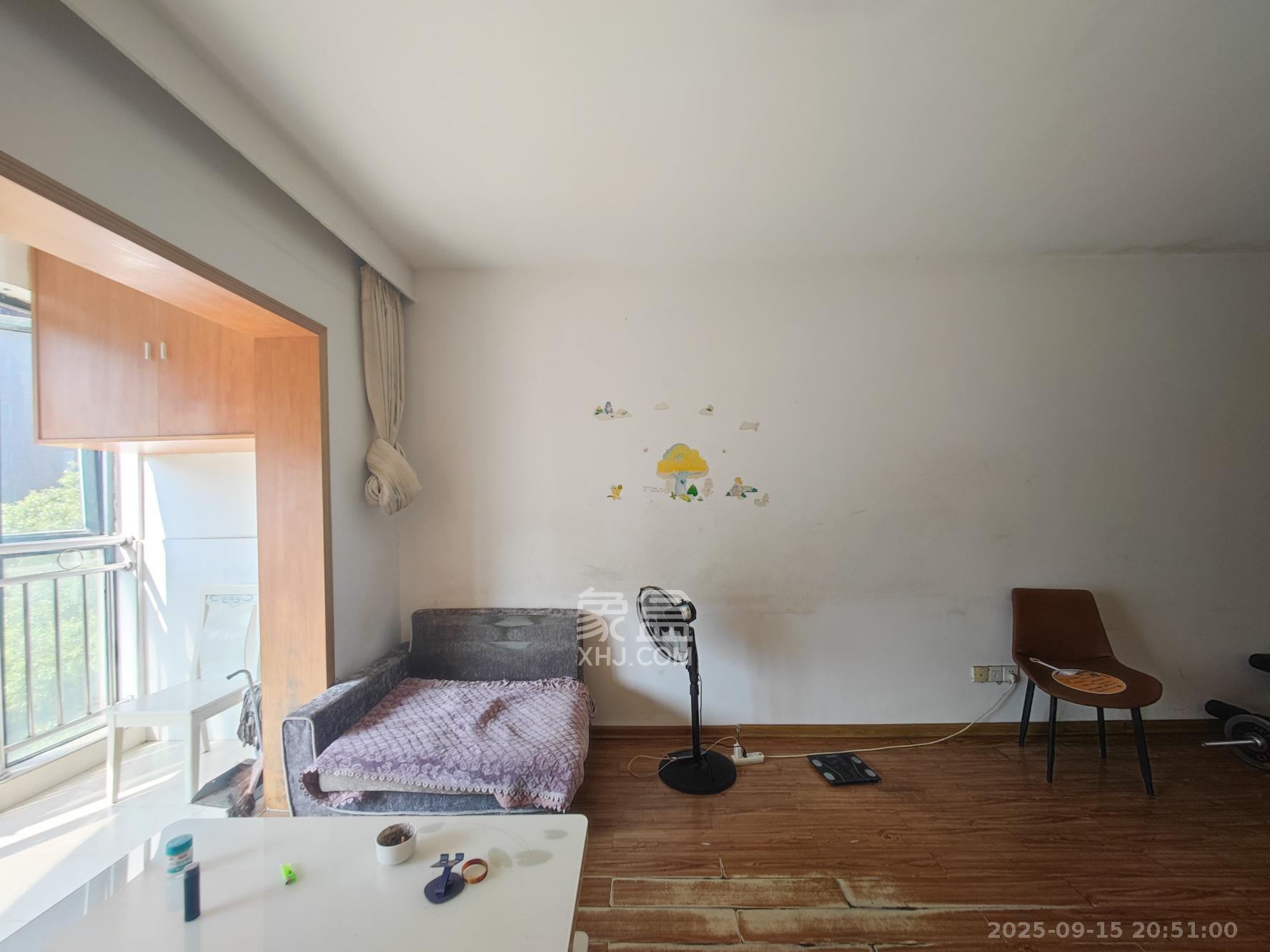 大为时代家园 2室2厅2卫 56.0万 大为时代家园 2室2厅2卫 56.0万客厅