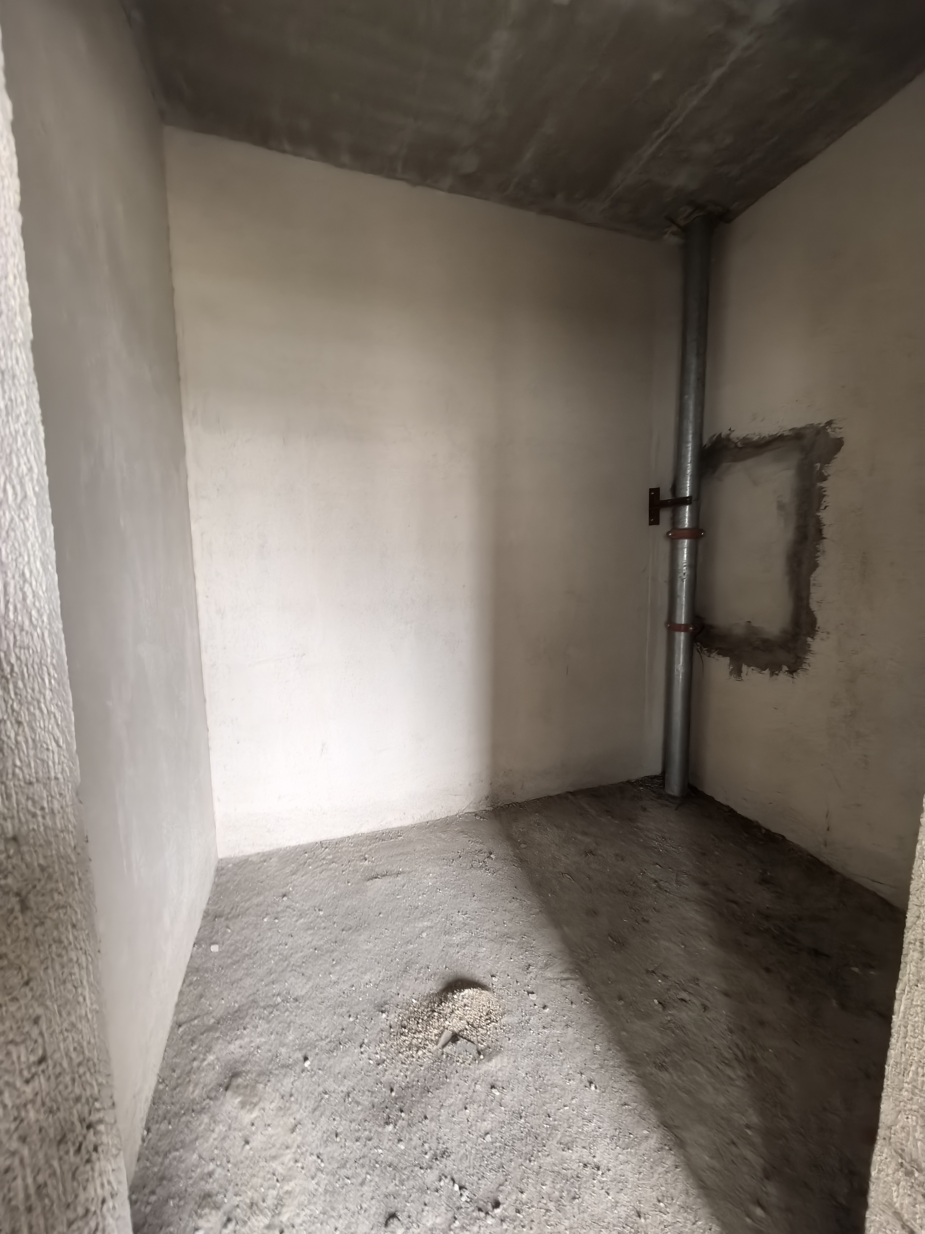 龙庭贵筑二期 5室2厅2卫 59.8万 龙庭贵筑二期 5室2厅2卫 59.8万客厅