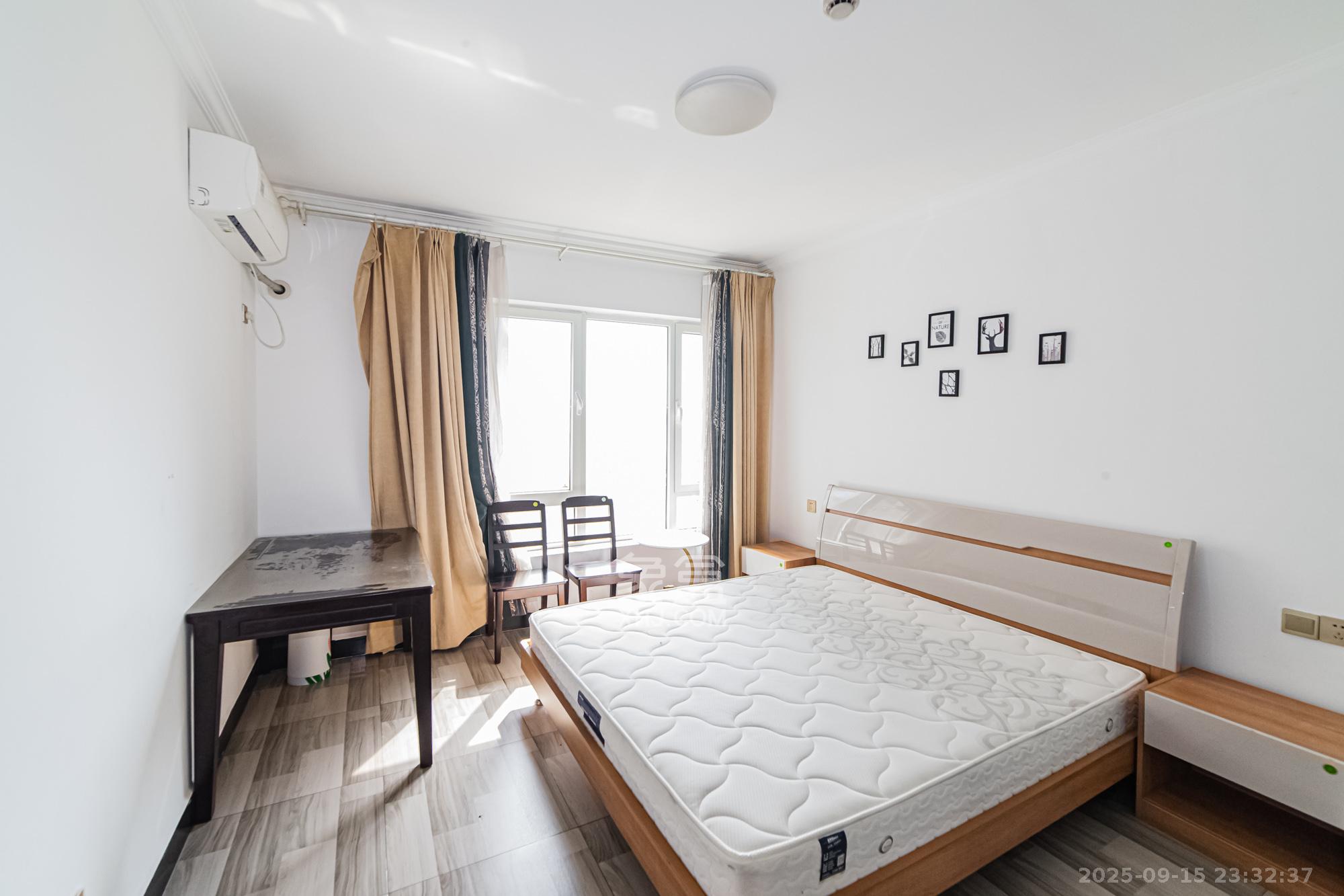 北辰三角洲E7区  4室2厅2卫    255.0万卧室