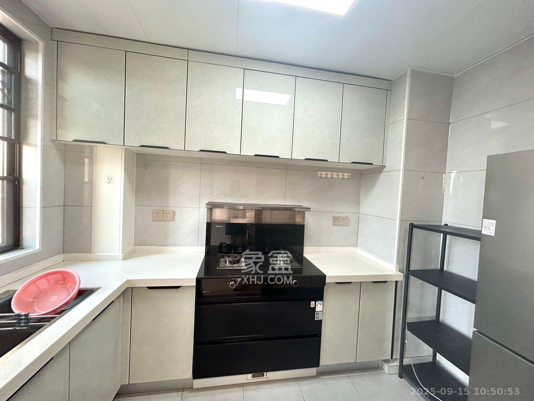 长房明宸府 4室2厅2卫 2600.0元/月 长房明宸府 4室2厅2卫 2600.0元/月室内图