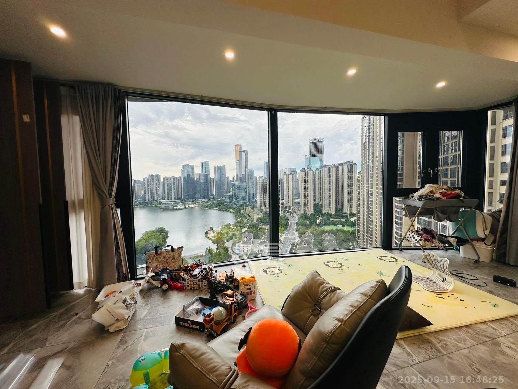 天祥水晶湾  3室2厅2卫    6500.0元/月室内图