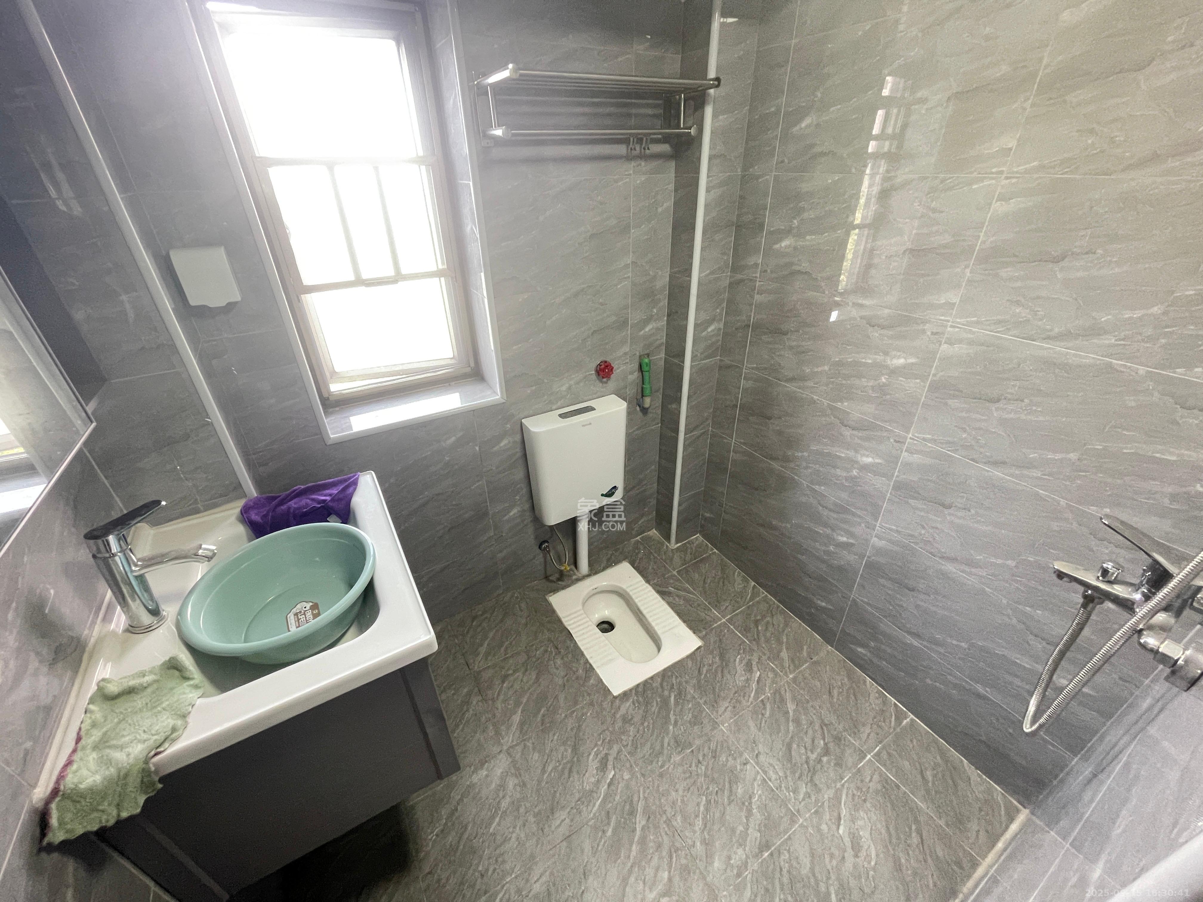 南园小区 3室2厅2卫 2200.0元/月 南园小区 3室2厅2卫 2200.0元/月室内图