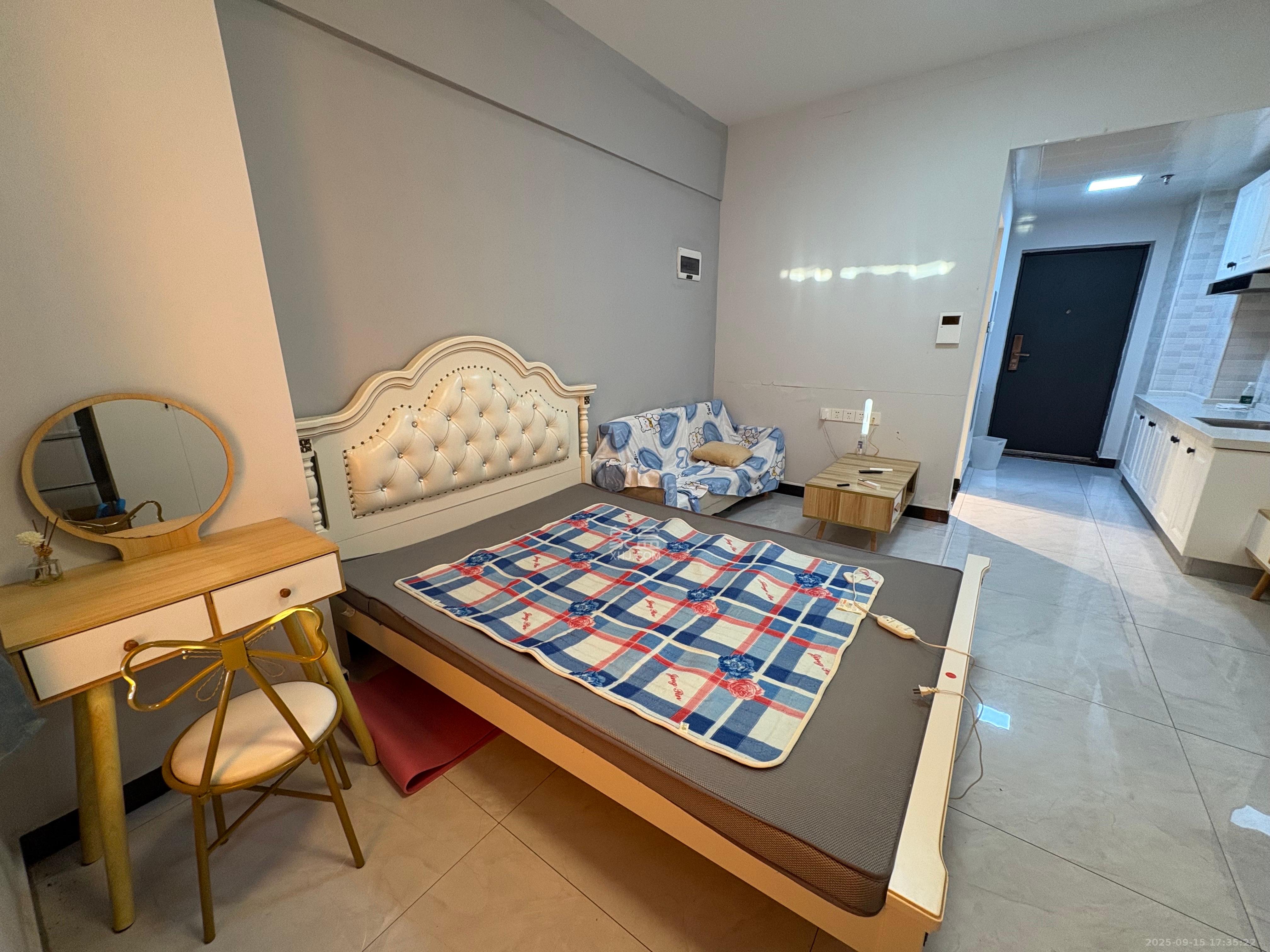 芙蓉万国城MOMA（卓越汇富苑）  1室1厅1卫    1500.0元/月室内图