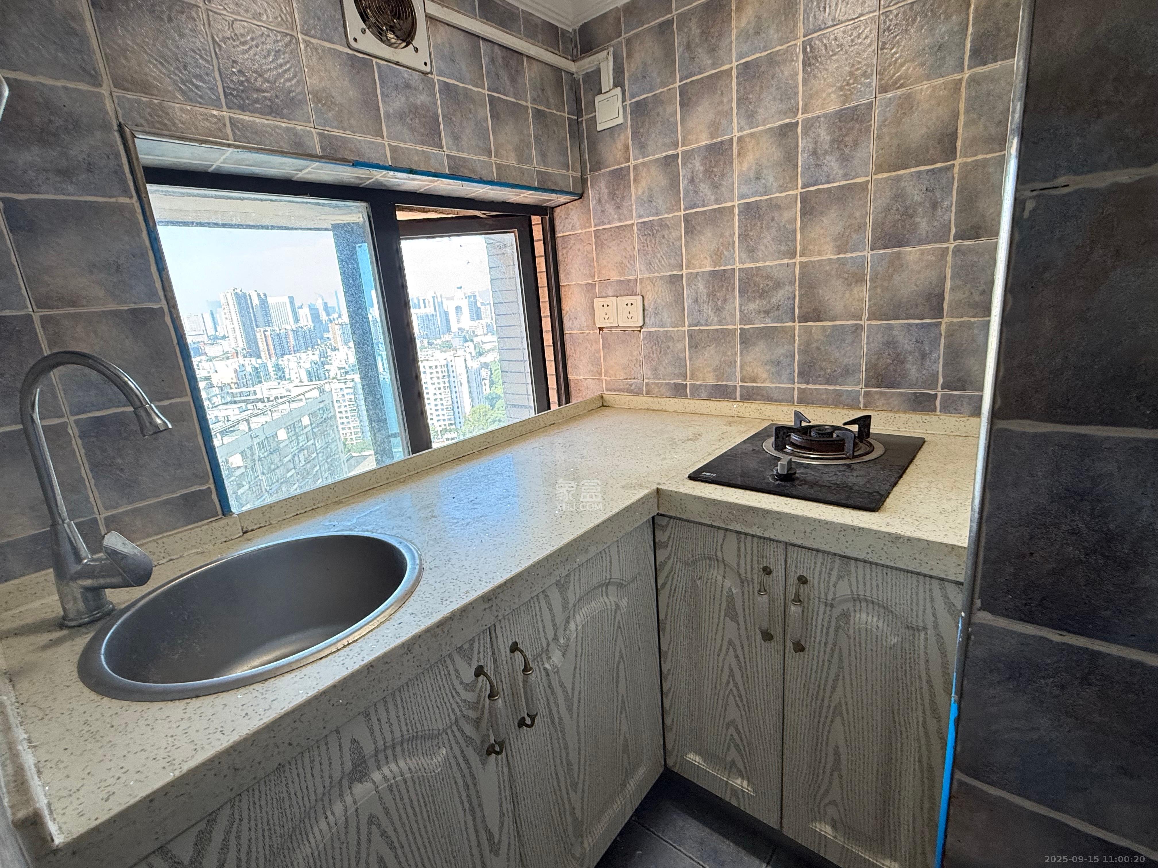 融圣国际  2室1厅1卫    1700.0元/月室内图