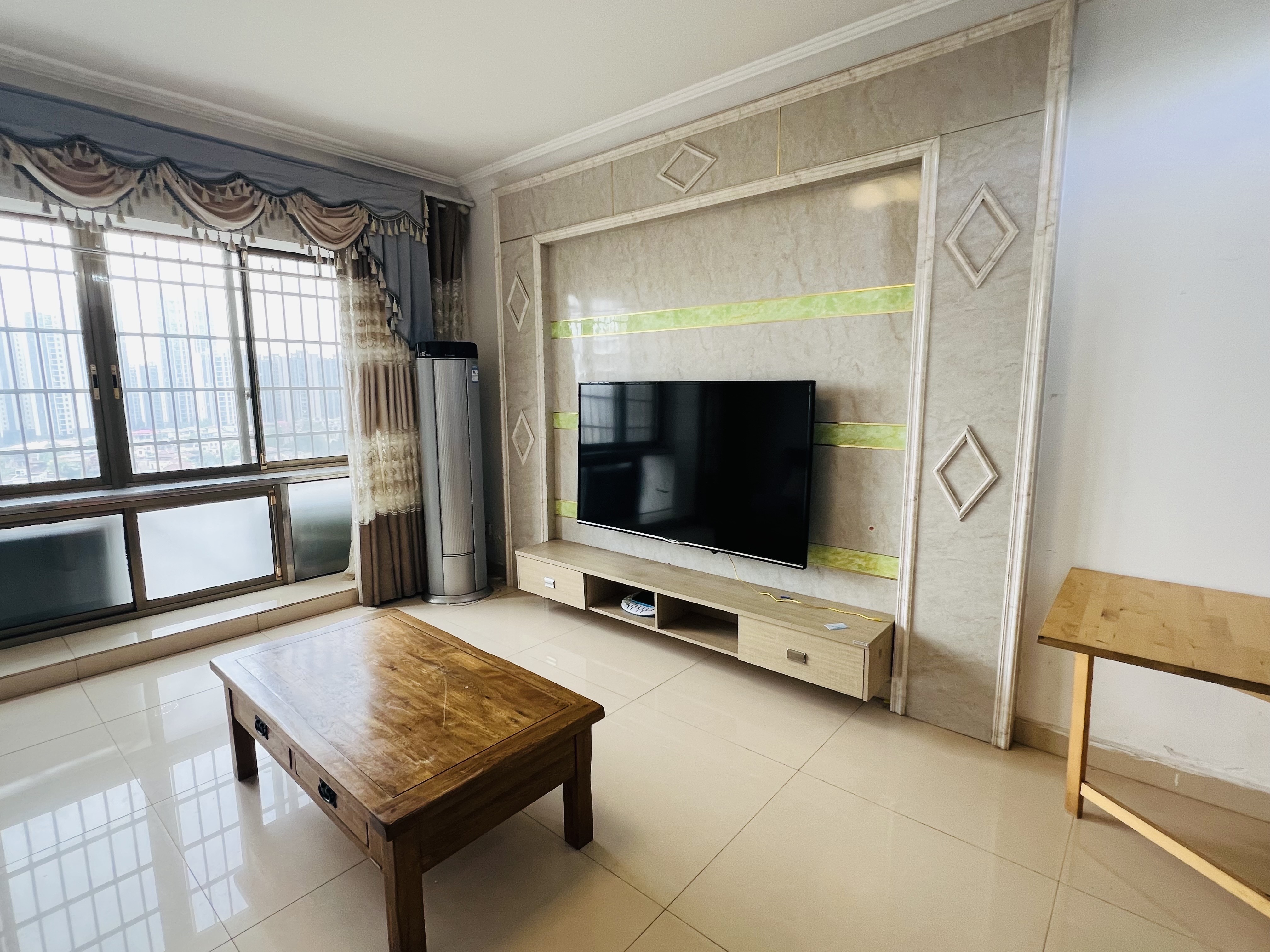 碧桂园 3室2厅1卫 1800.0元/月 碧桂园 3室2厅1卫 1800.0元/月室内图