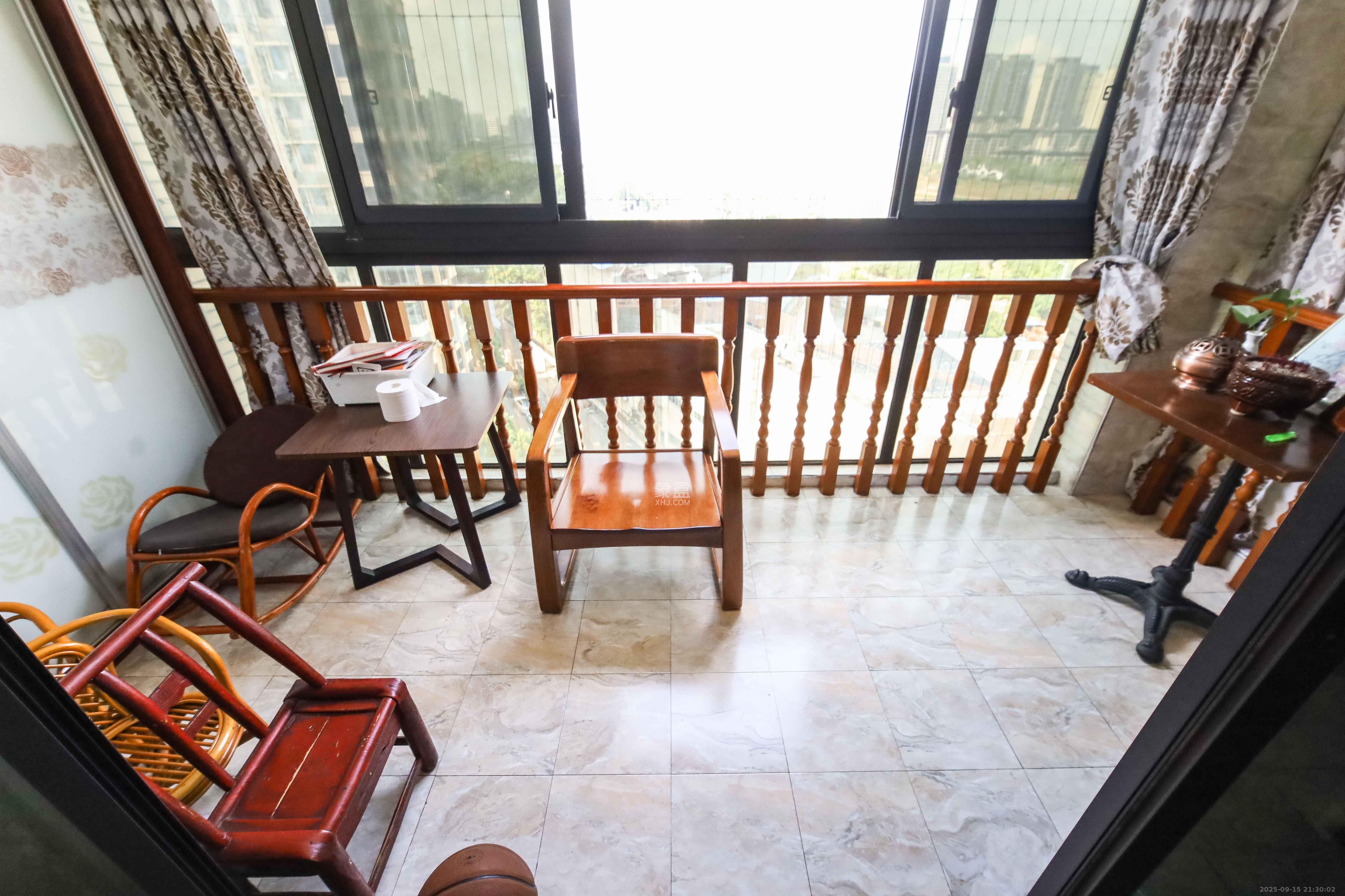 长房白沙湾  4室2厅2卫    175.0万 长房白沙湾  4室2厅2卫    175.0万阳台