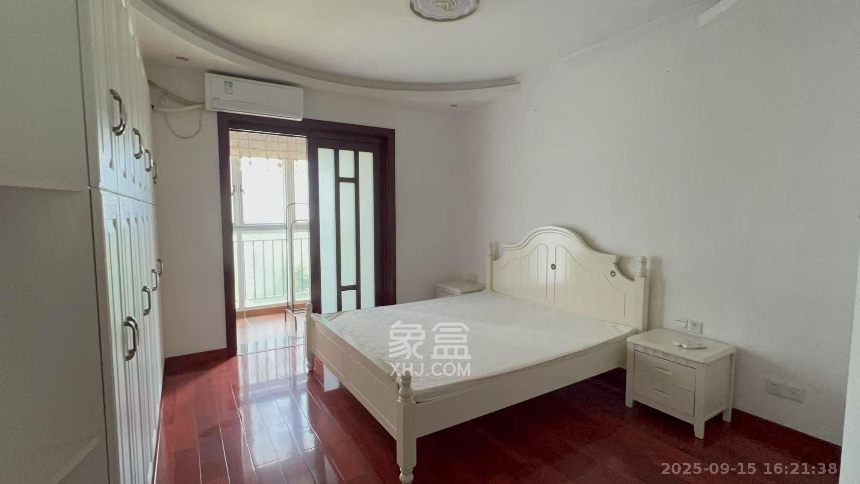 华雅花园 3室2厅2卫 3400.0元/月 华雅花园 3室2厅2卫 3400.0元/月室内图