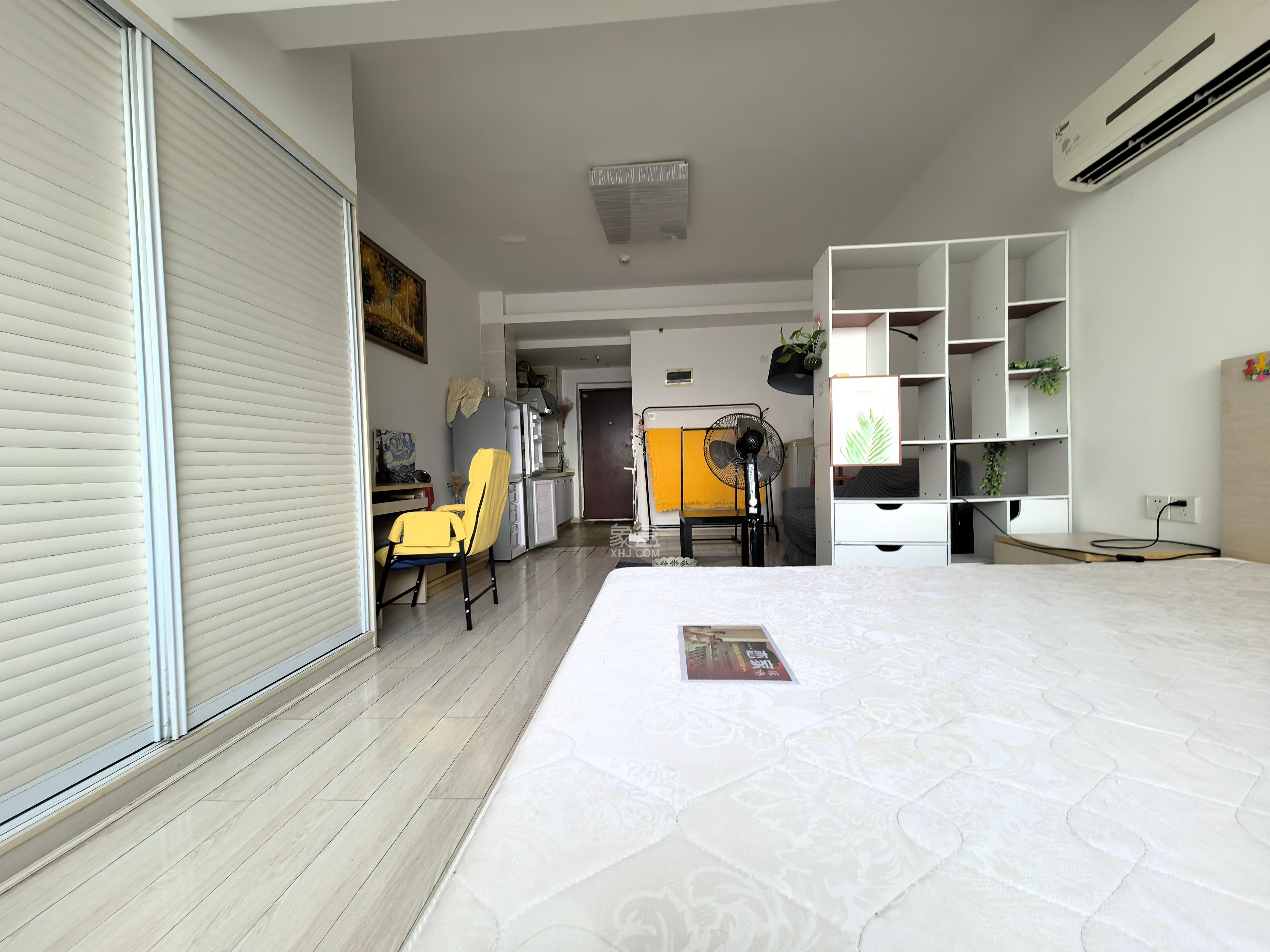 观园国际公寓  1室1厅1卫    1500.0元/月室内图