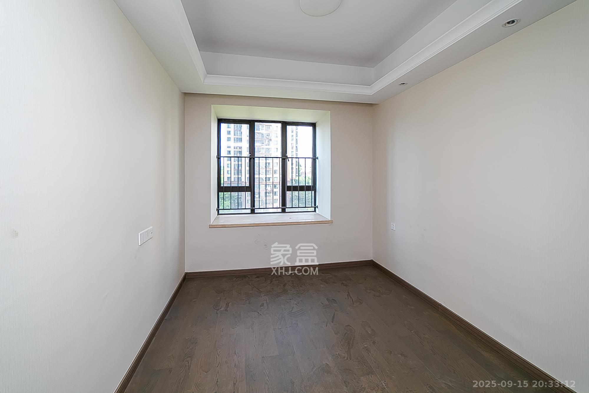 新力铂园(江山云著)  3室2厅2卫    113.8万 新力铂园(江山云著)  3室2厅2卫    113.8万卧室