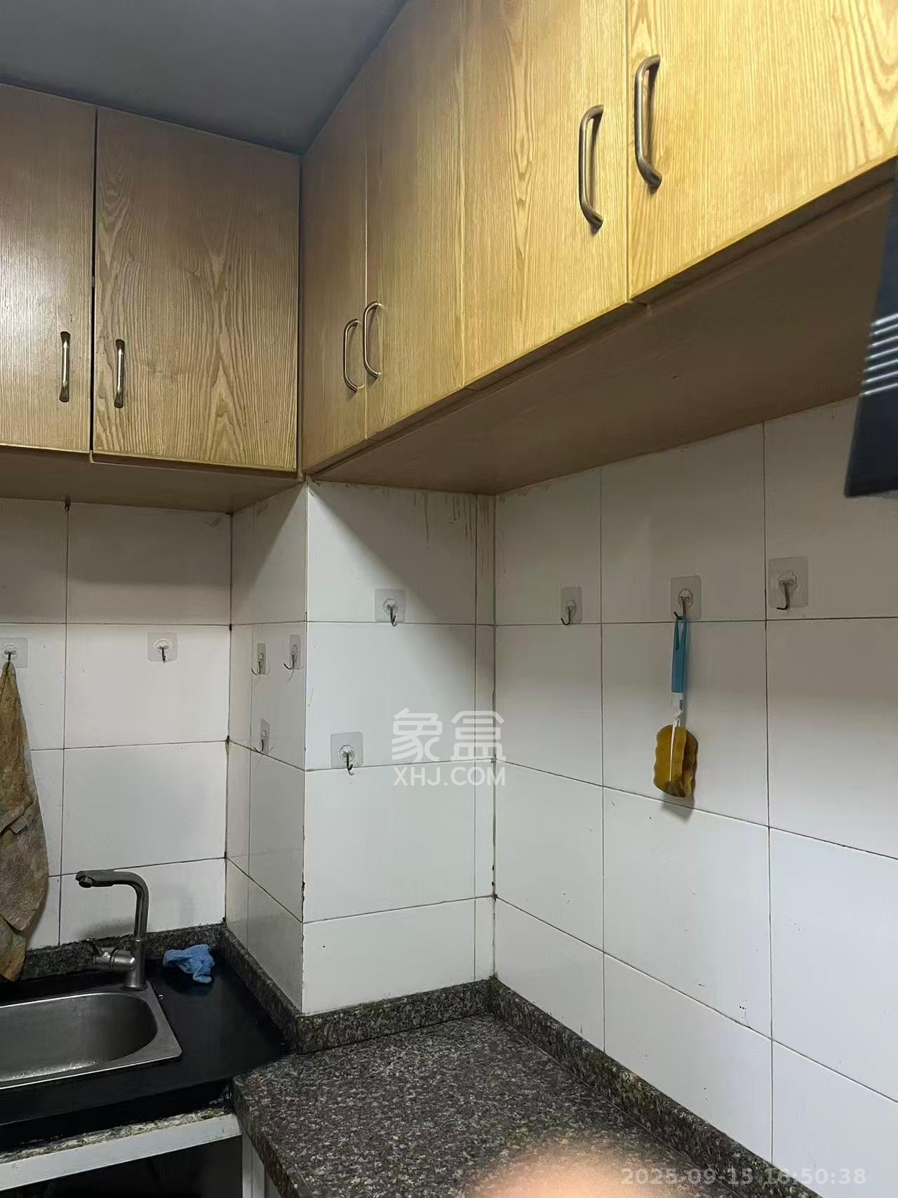 红区抽屉 2室1厅1卫 1700.0元/月 红区抽屉 2室1厅1卫 1700.0元/月室内图