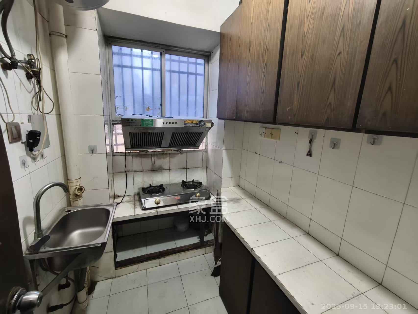 青山祠社区  2室1厅1卫    1400.0元/月室内图