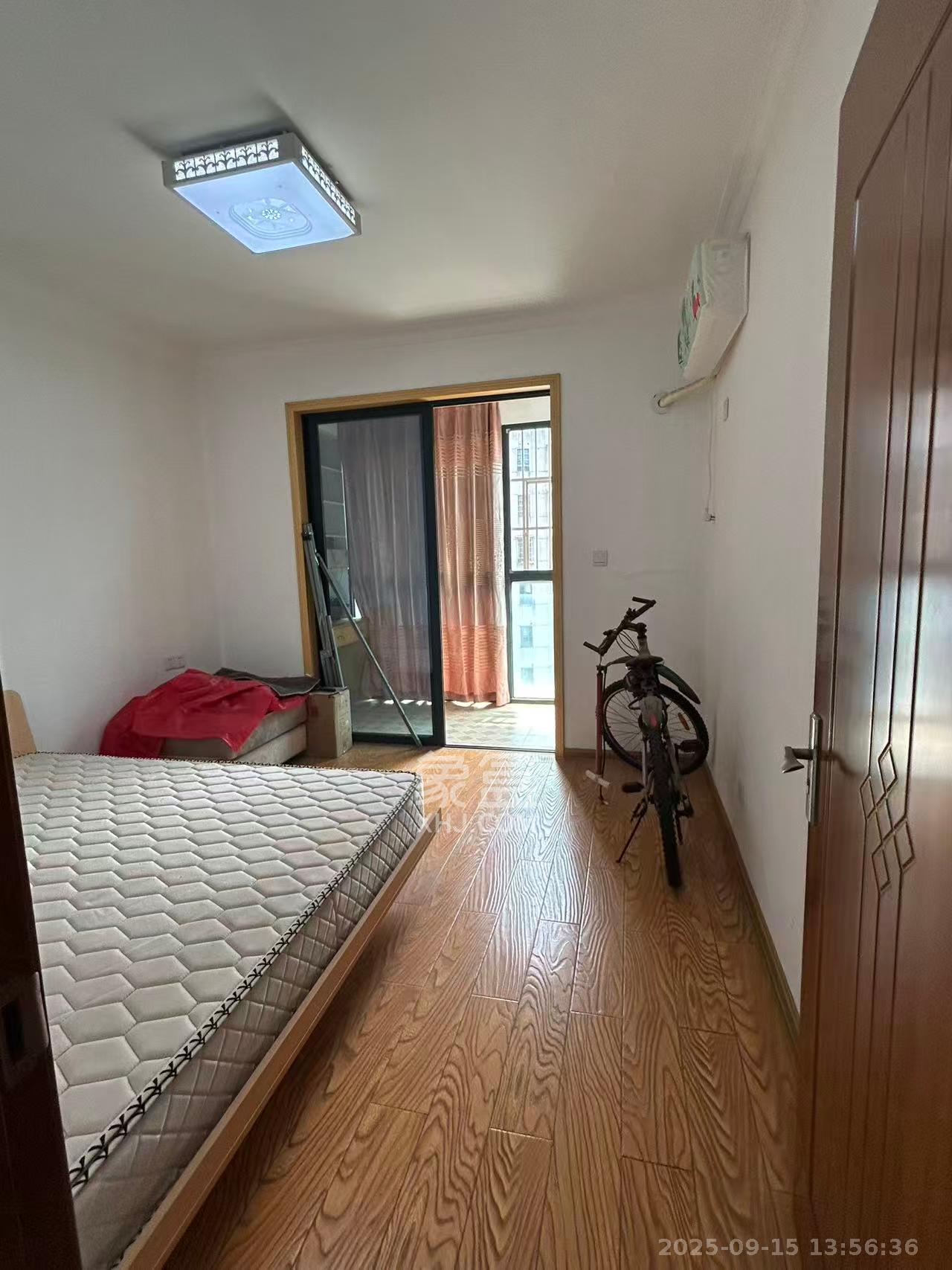 尊邸华庭 1室2厅1卫 2100.0元/月 尊邸华庭 1室2厅1卫 2100.0元/月室内图