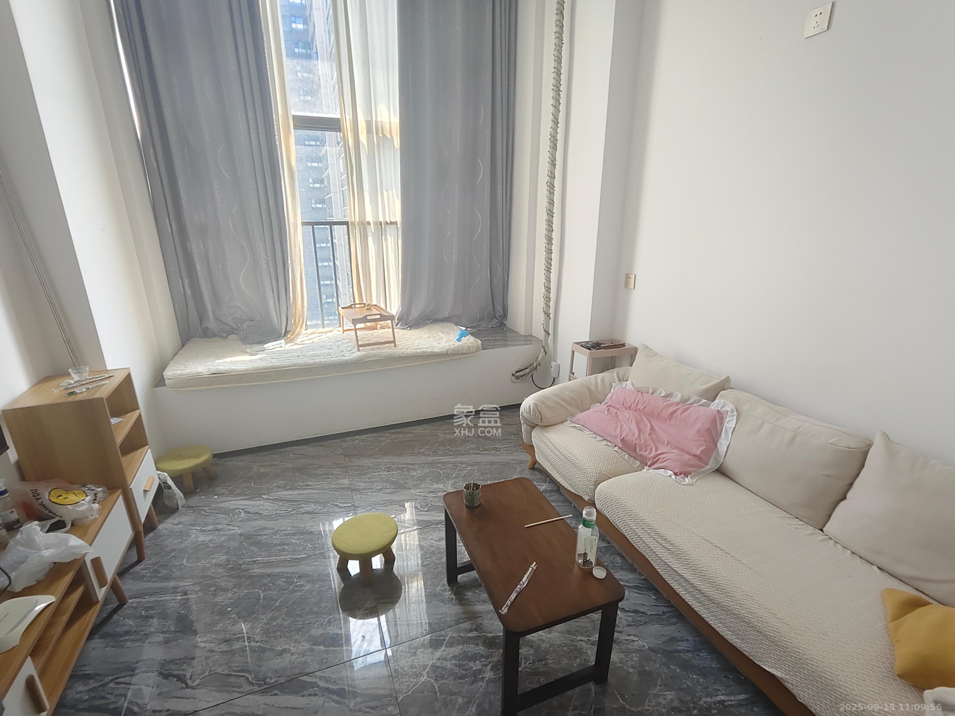 龙湖湘江星座(祺鑫星座公寓) 1室1厅1卫 1900.0元/月 龙湖湘江星座(祺鑫星座公寓) 1室1厅1卫 1900.0元/月室内图