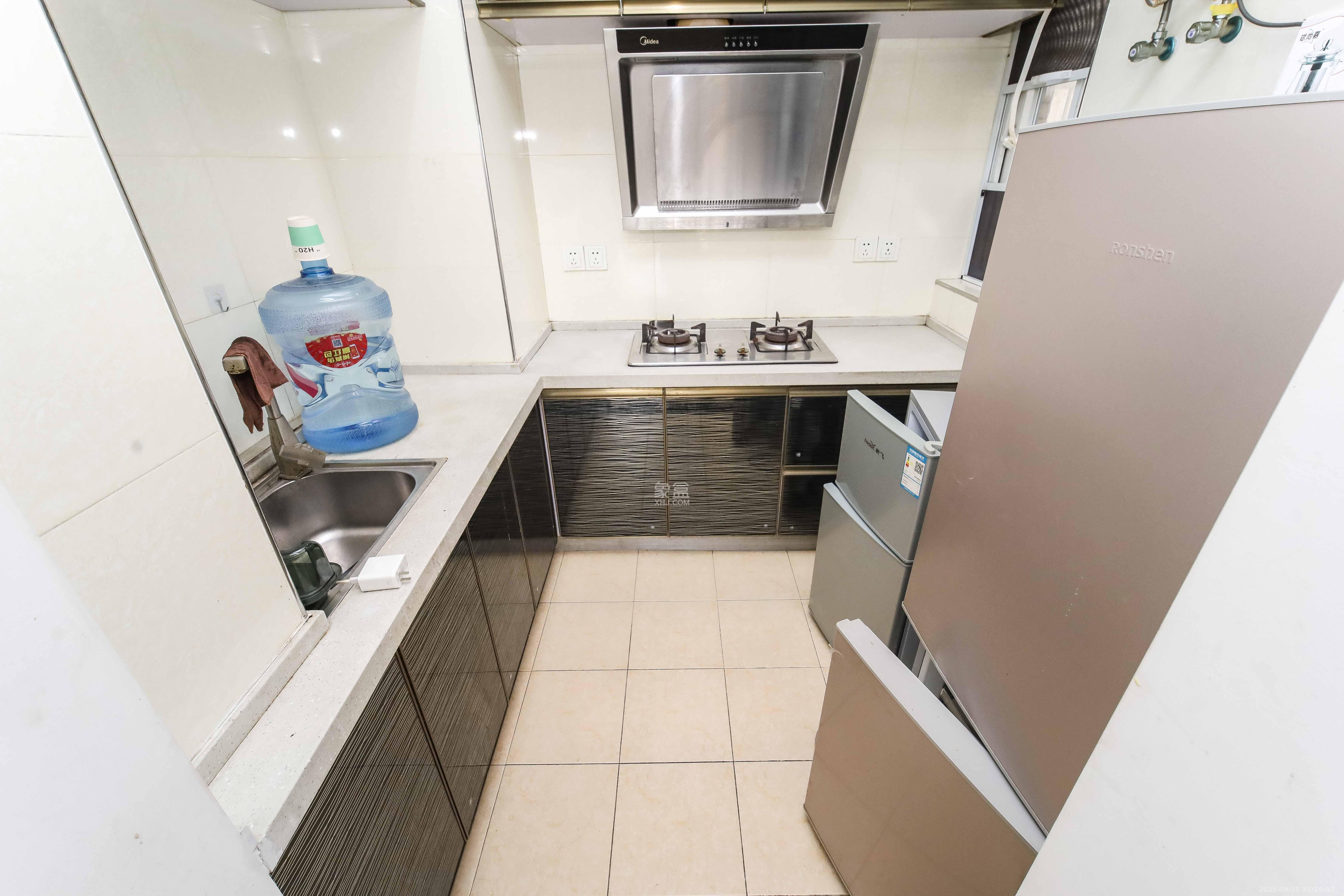 泊爱蓝湾 2室2厅1卫 65.0万 泊爱蓝湾 2室2厅1卫 65.0万厨房