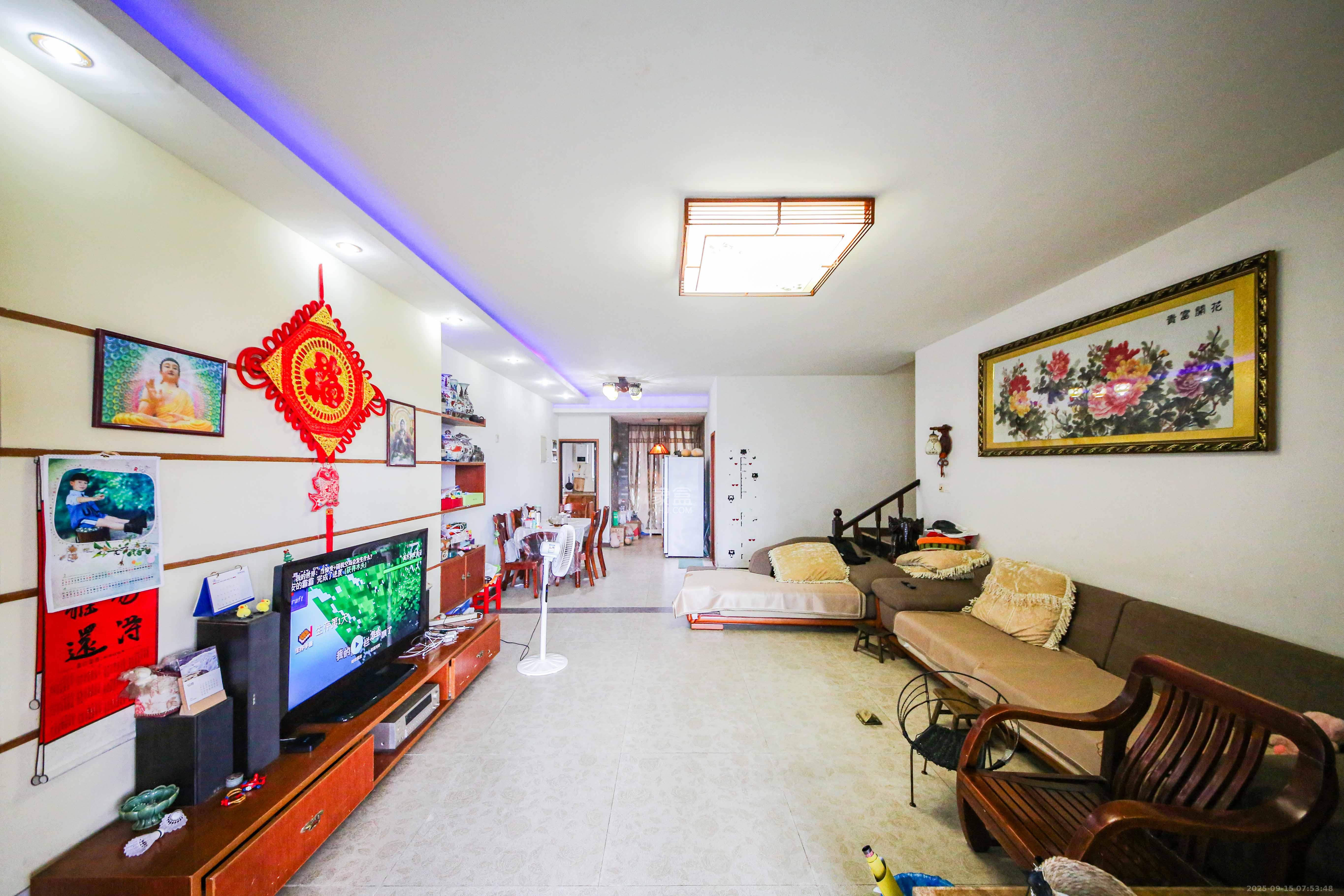 梦网景园 4室2厅2卫 168.0万 梦网景园 4室2厅2卫 168.0万客厅