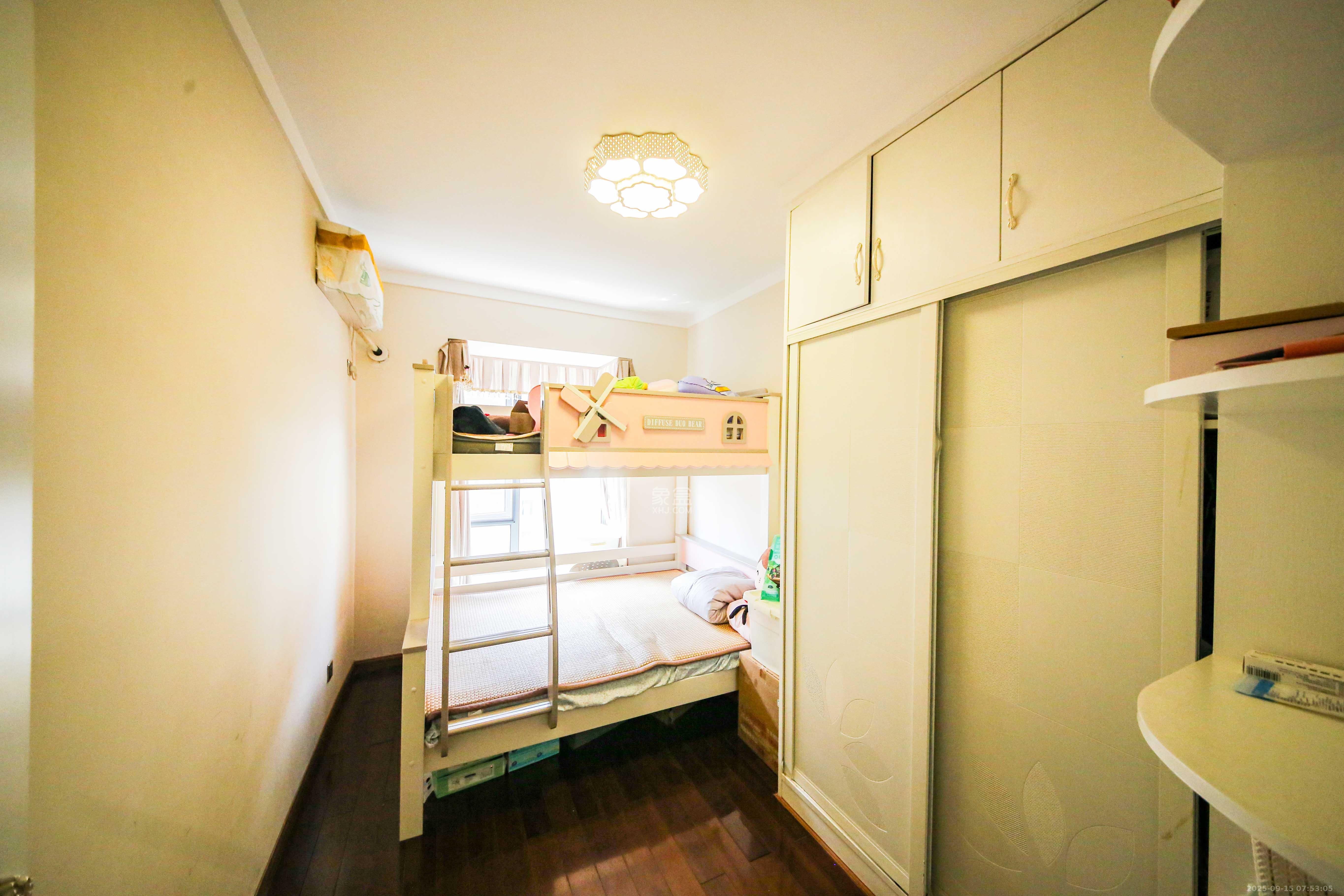 鑫远御文台一期 3室2厅1卫 97.0万 鑫远御文台一期 3室2厅1卫 97.0万卧室