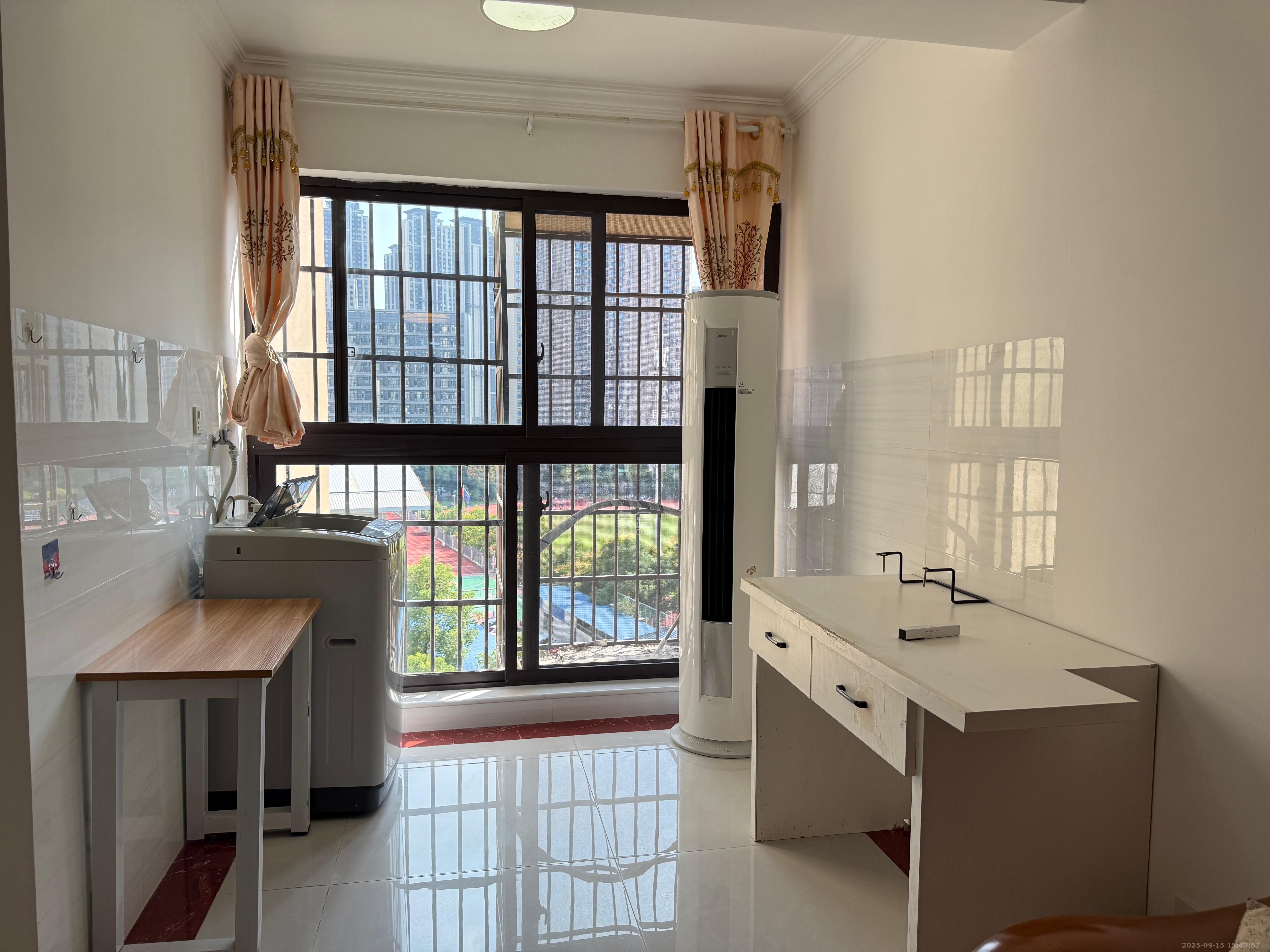 梅溪湖合能璞丽 3室2厅2卫 2400.0元/月 梅溪湖合能璞丽 3室2厅2卫 2400.0元/月室内图