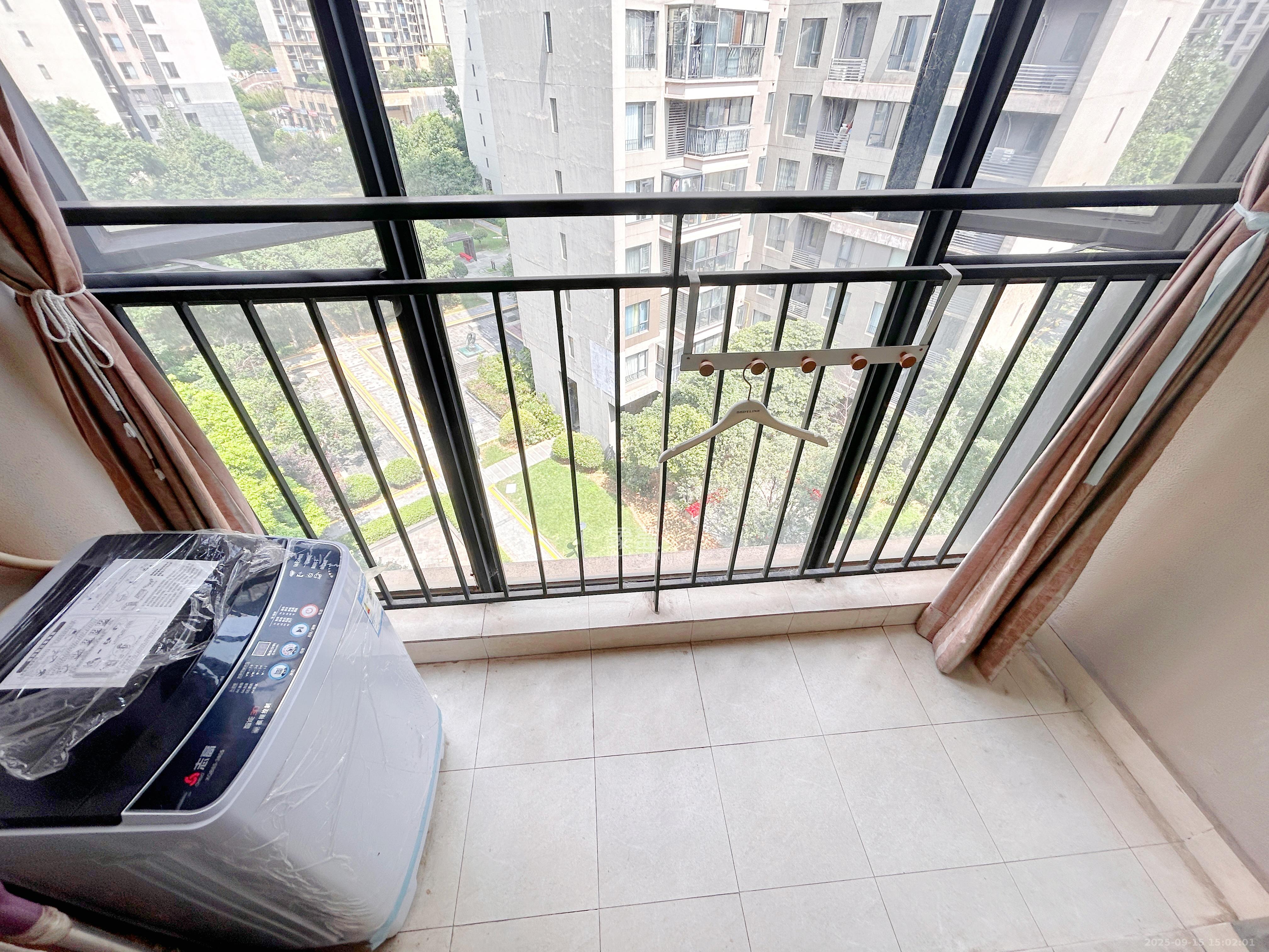 万科金域华府一期  1室1厅1卫    1100.0元/月室内图