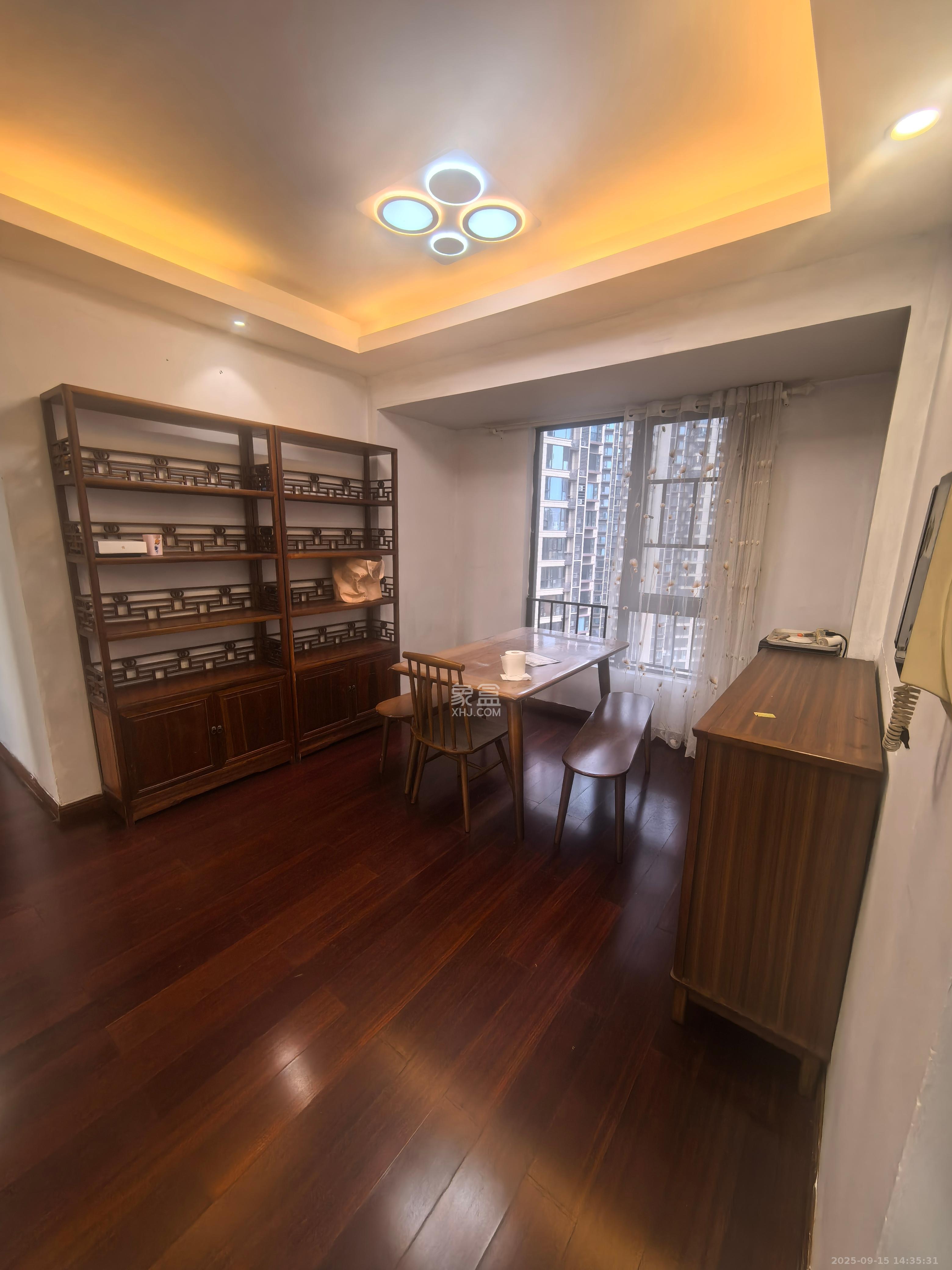 万科金域华府二期  3室2厅2卫    2800.0元/月室内图