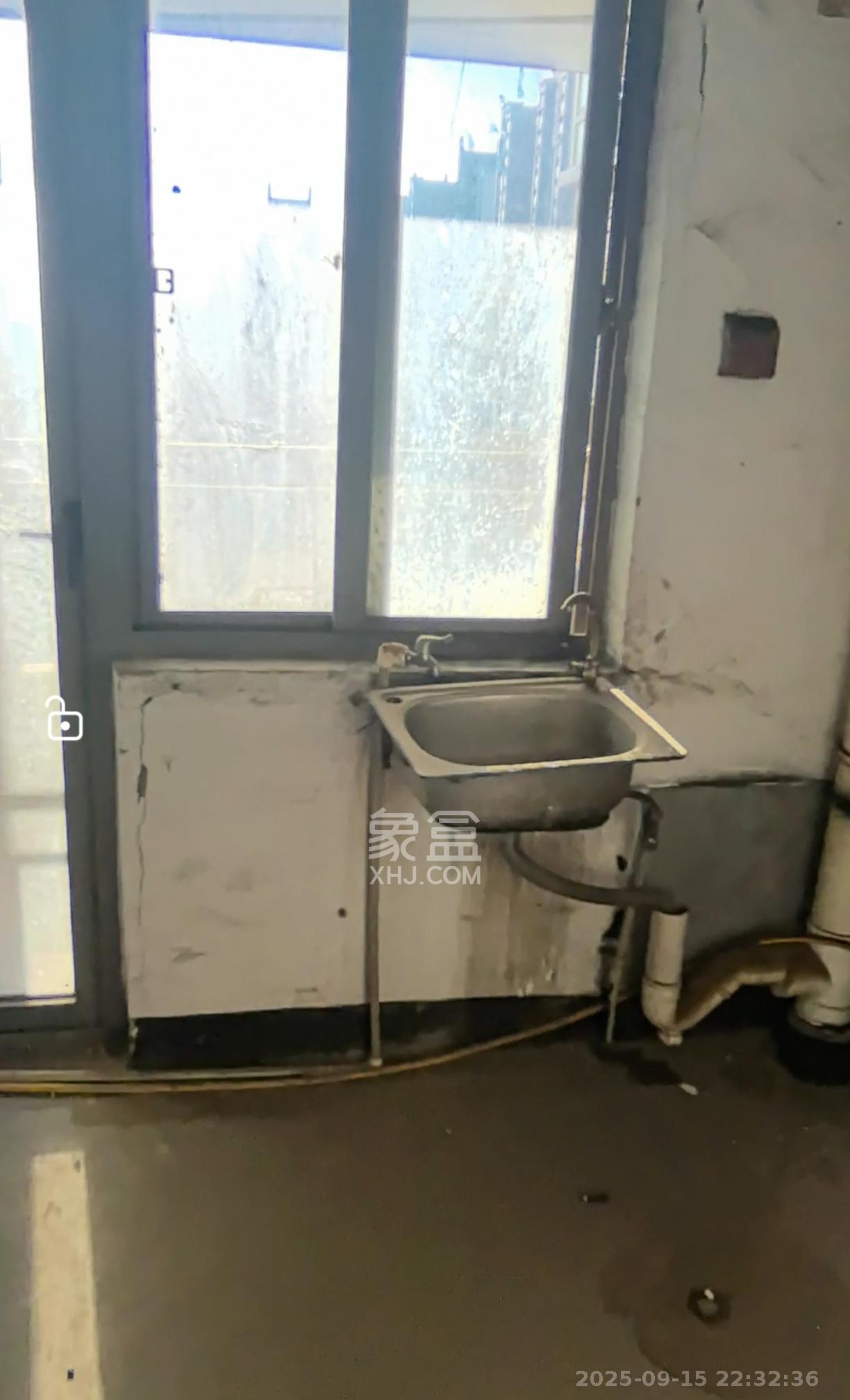 上海城小区 3室2厅2卫 800.0元/月 上海城小区 3室2厅2卫 800.0元/月室内图