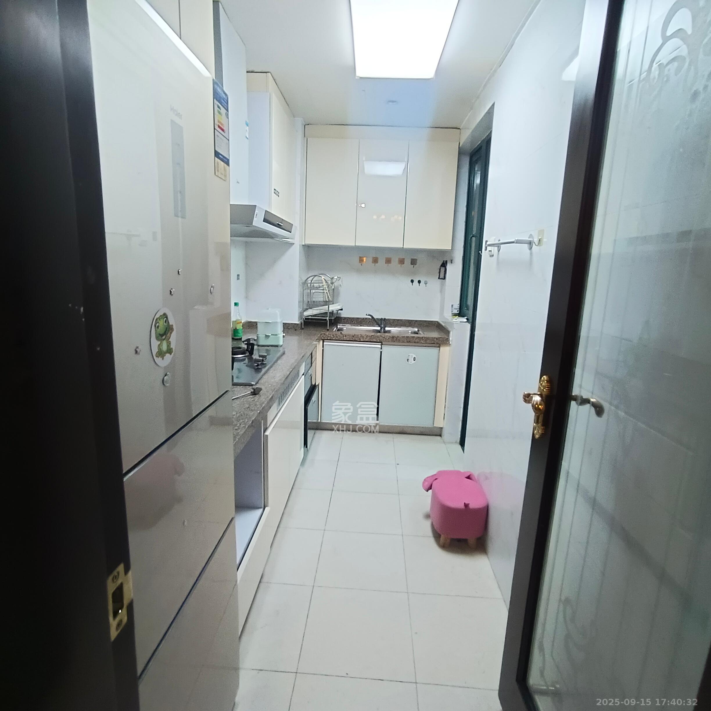 恒大雅苑  3室2厅2卫    2600.0元/月室内图