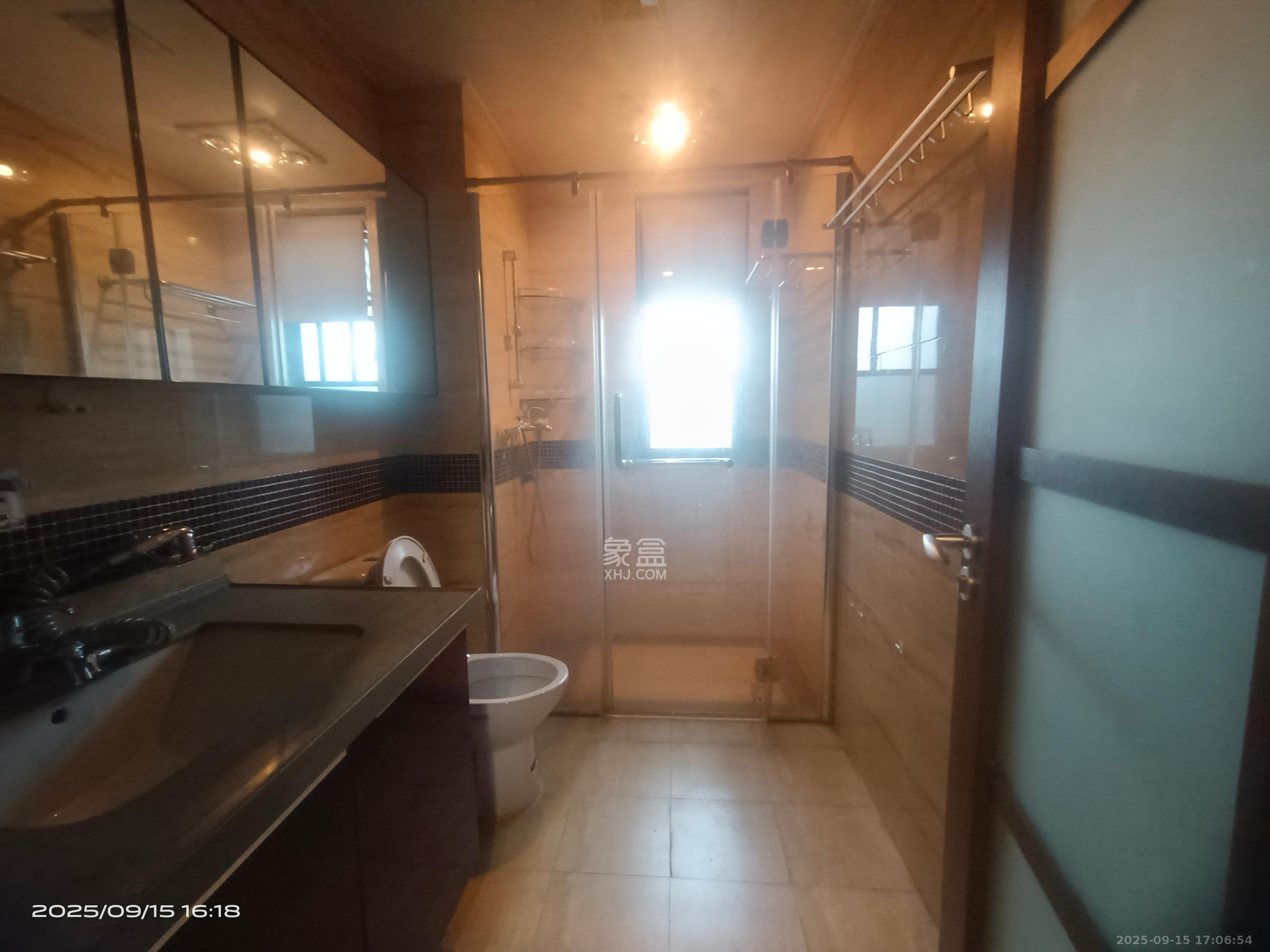 万科金域华府三四期 4室2厅2卫 2400.0元/月 万科金域华府三四期 4室2厅2卫 2400.0元/月室内图