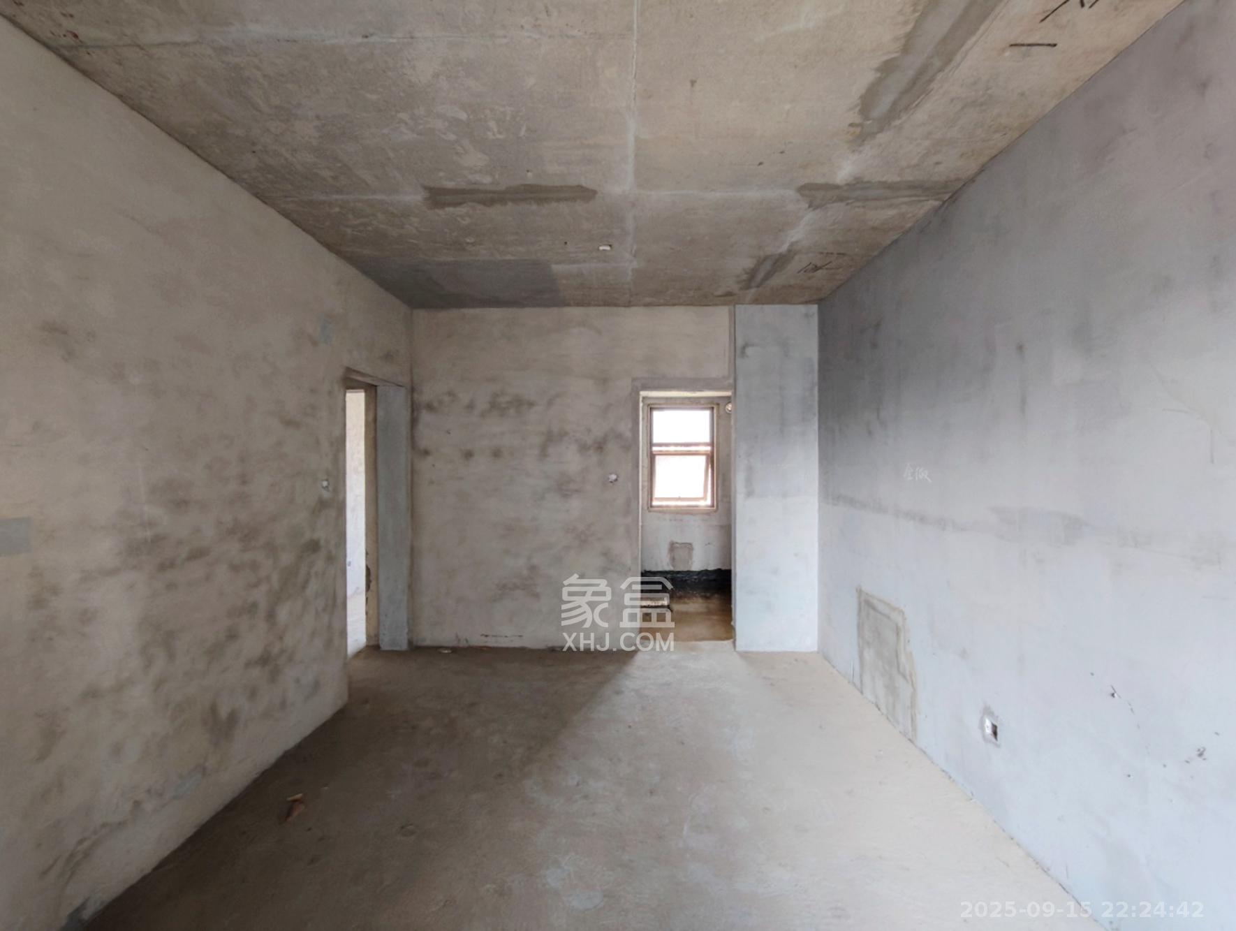 润和滨江府  4室2厅2卫    115.0万 润和滨江府  4室2厅2卫    115.0万卧室