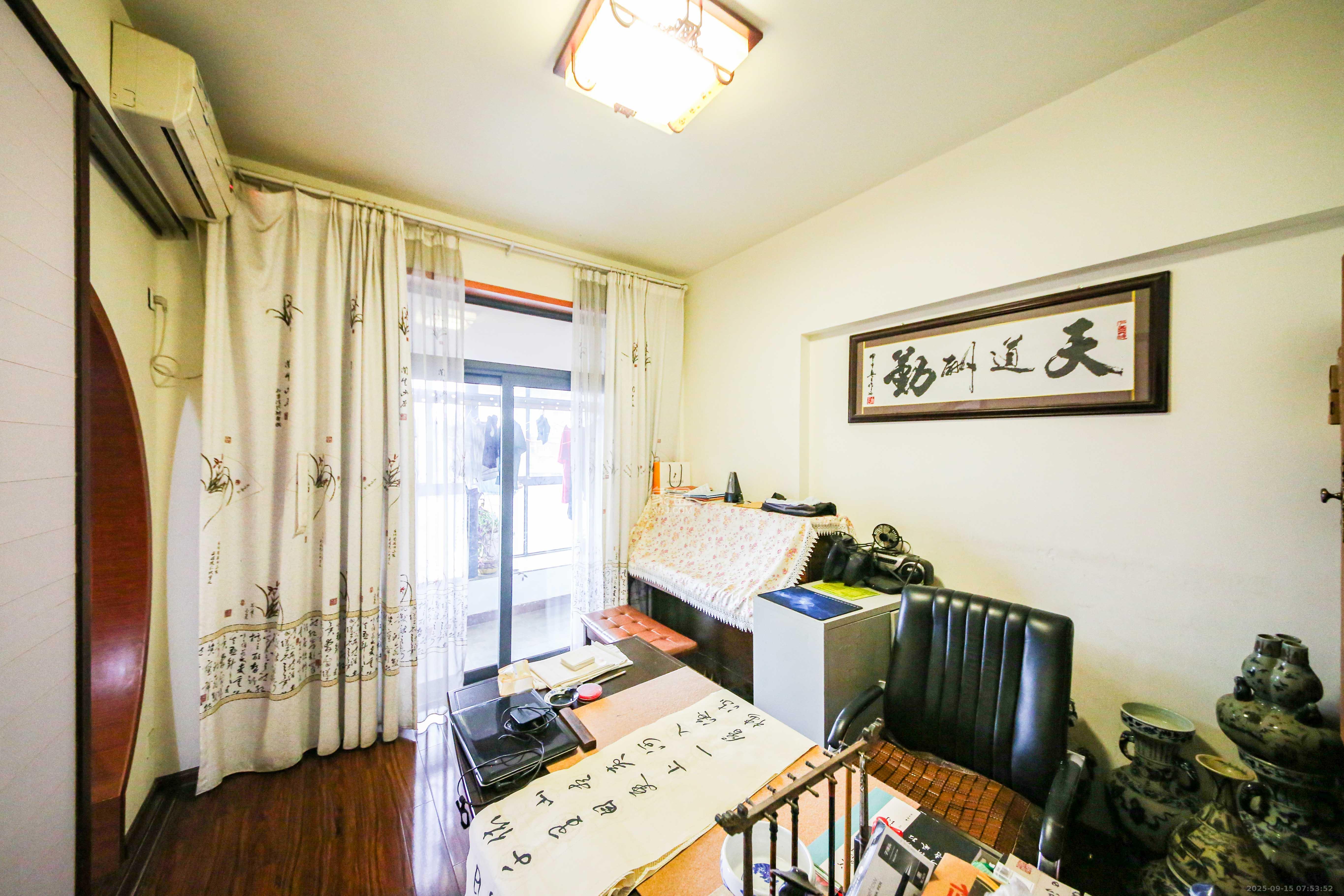 梦网景园 4室2厅2卫 168.0万 梦网景园 4室2厅2卫 168.0万卧室